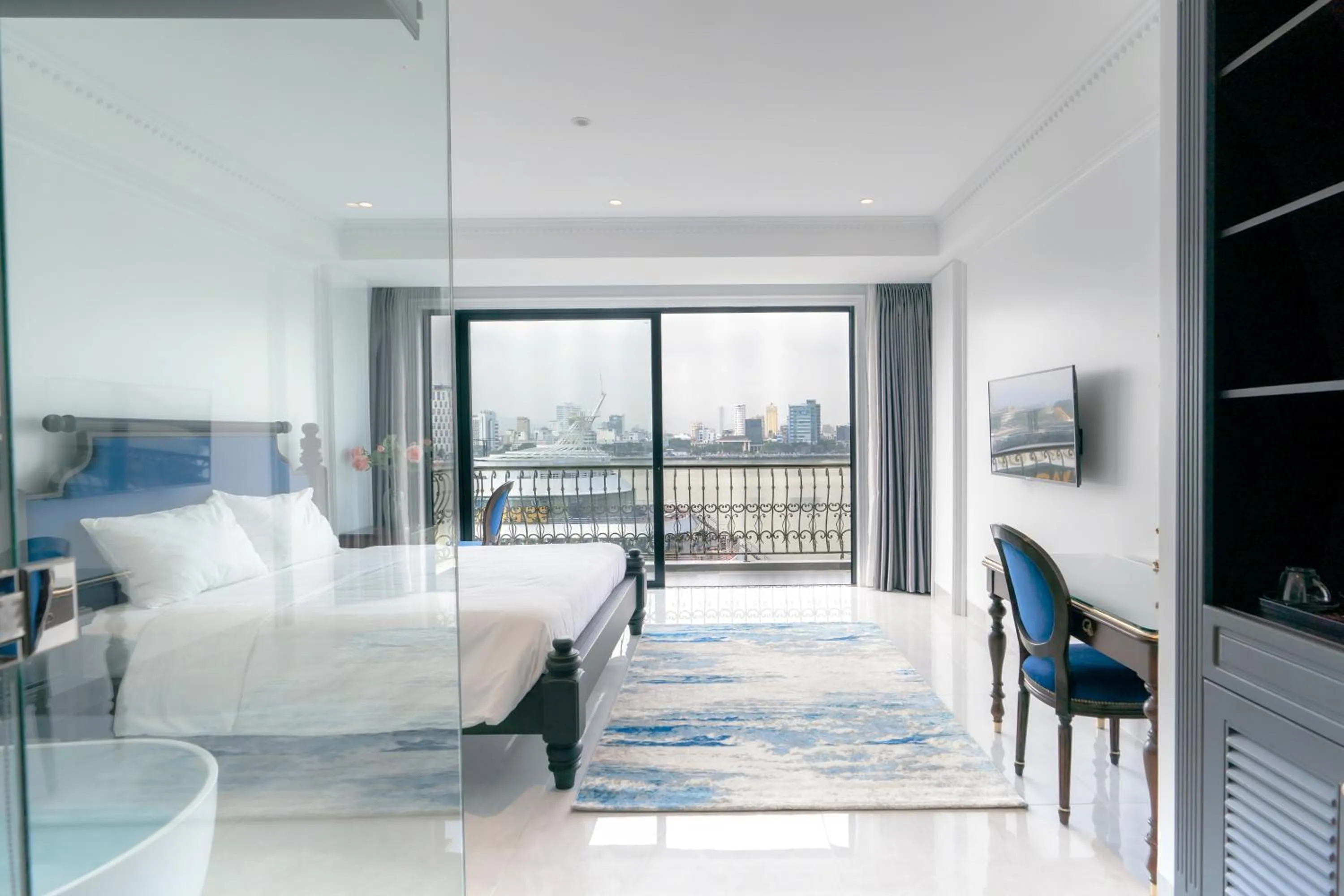 Bed in Quang Minh Riverside Hotel Danang