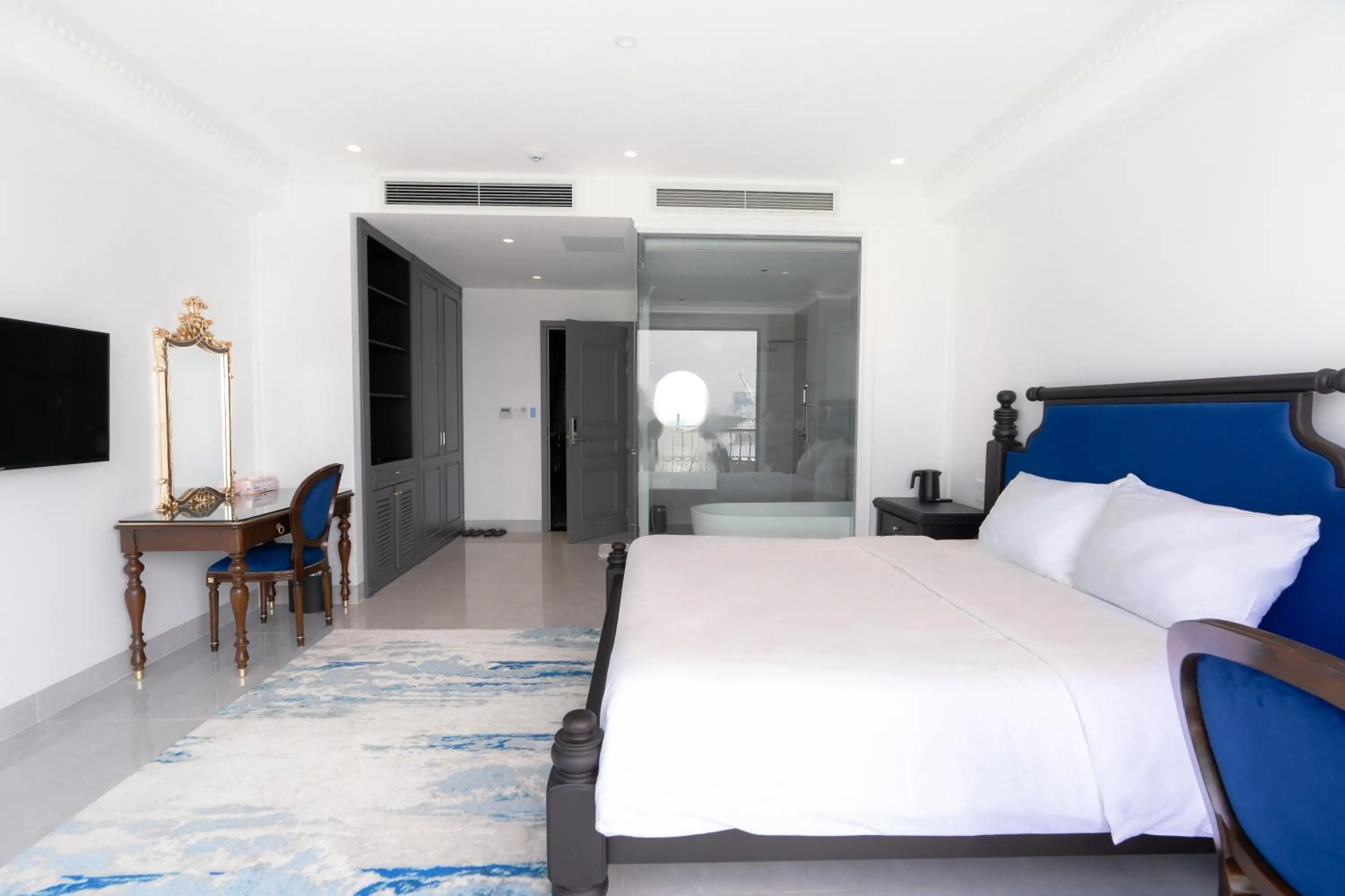 Bed in Quang Minh Riverside Hotel Danang