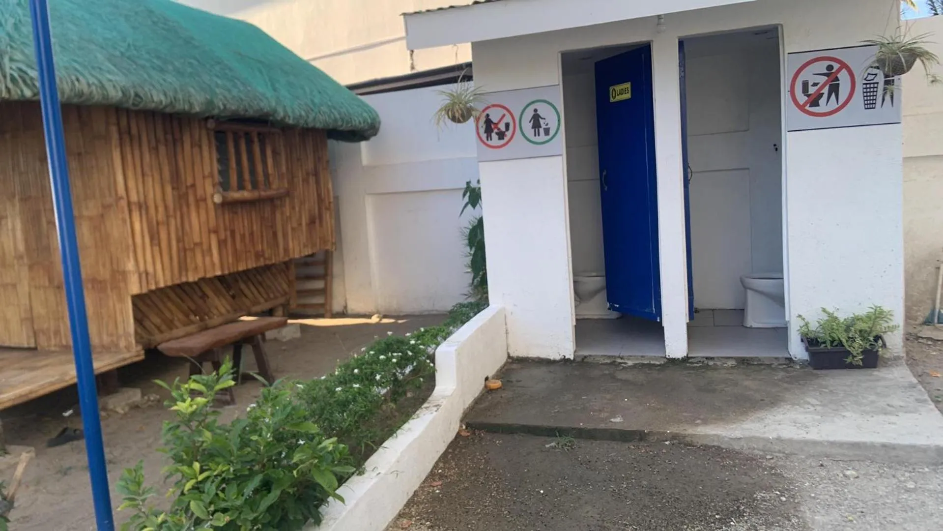 Shower in Baie Benie Beach Resort