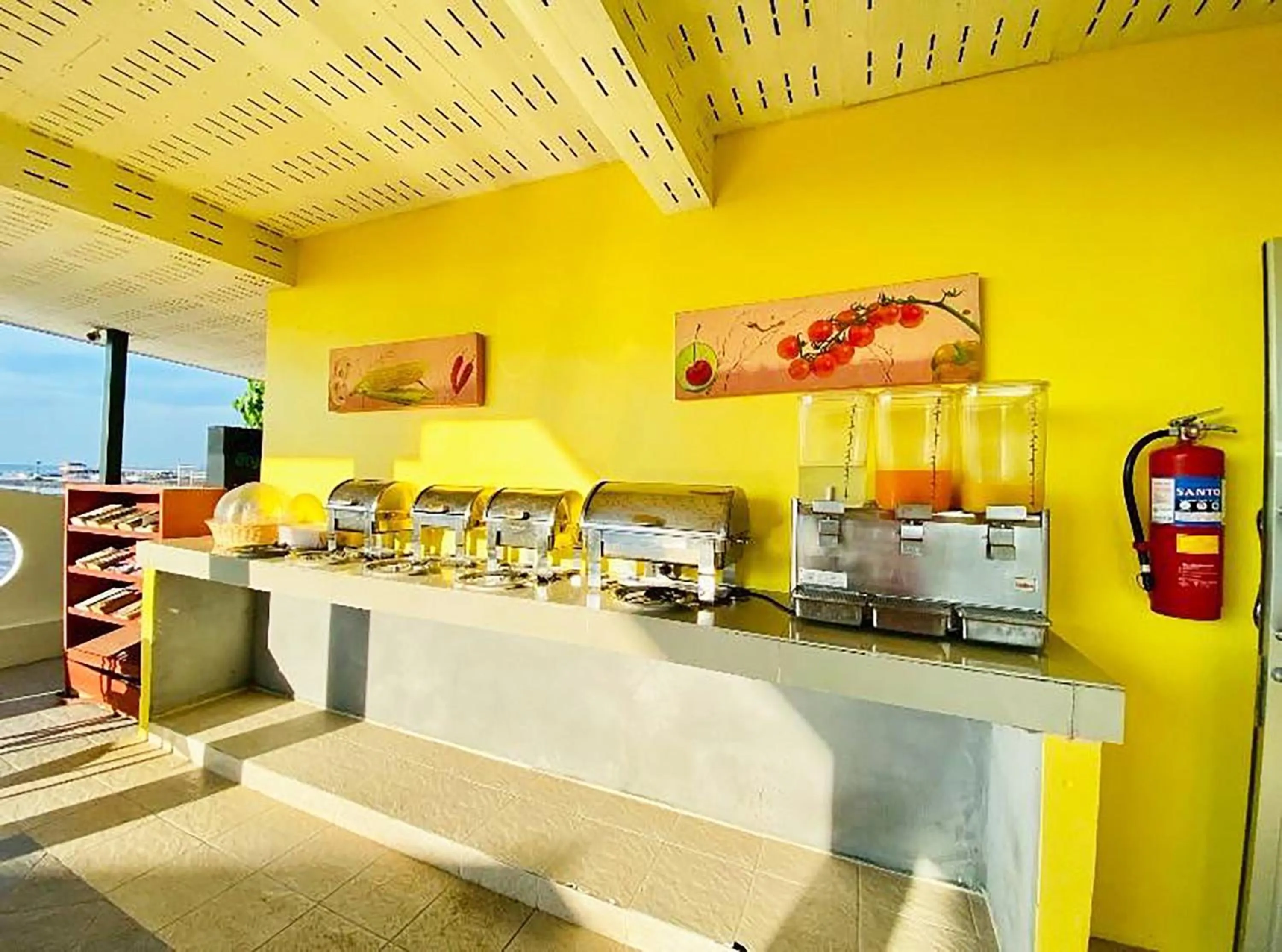 Food and drinks in Anyavee Chom By The Sea