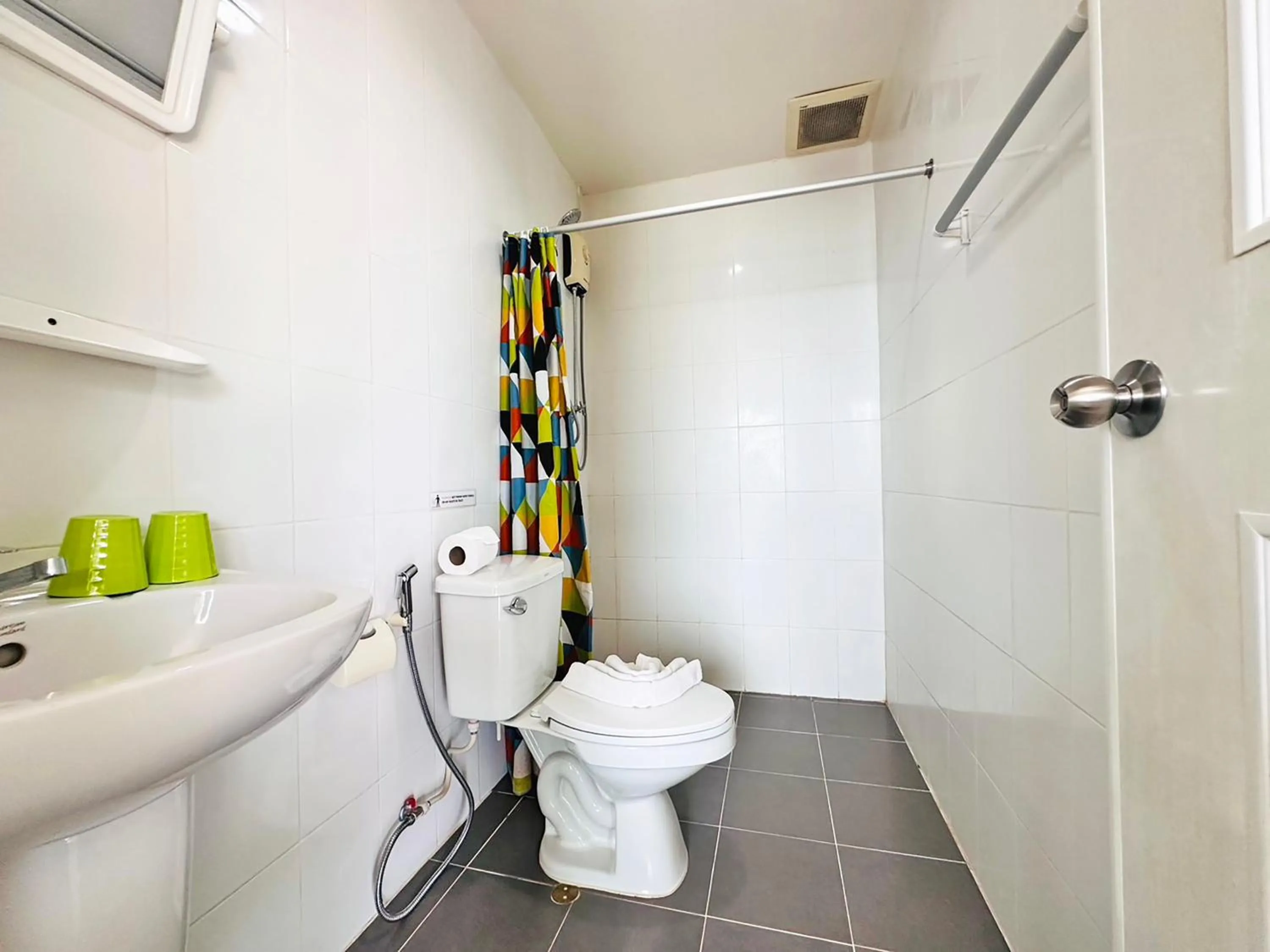 Shower in Anyavee Chom By The Sea