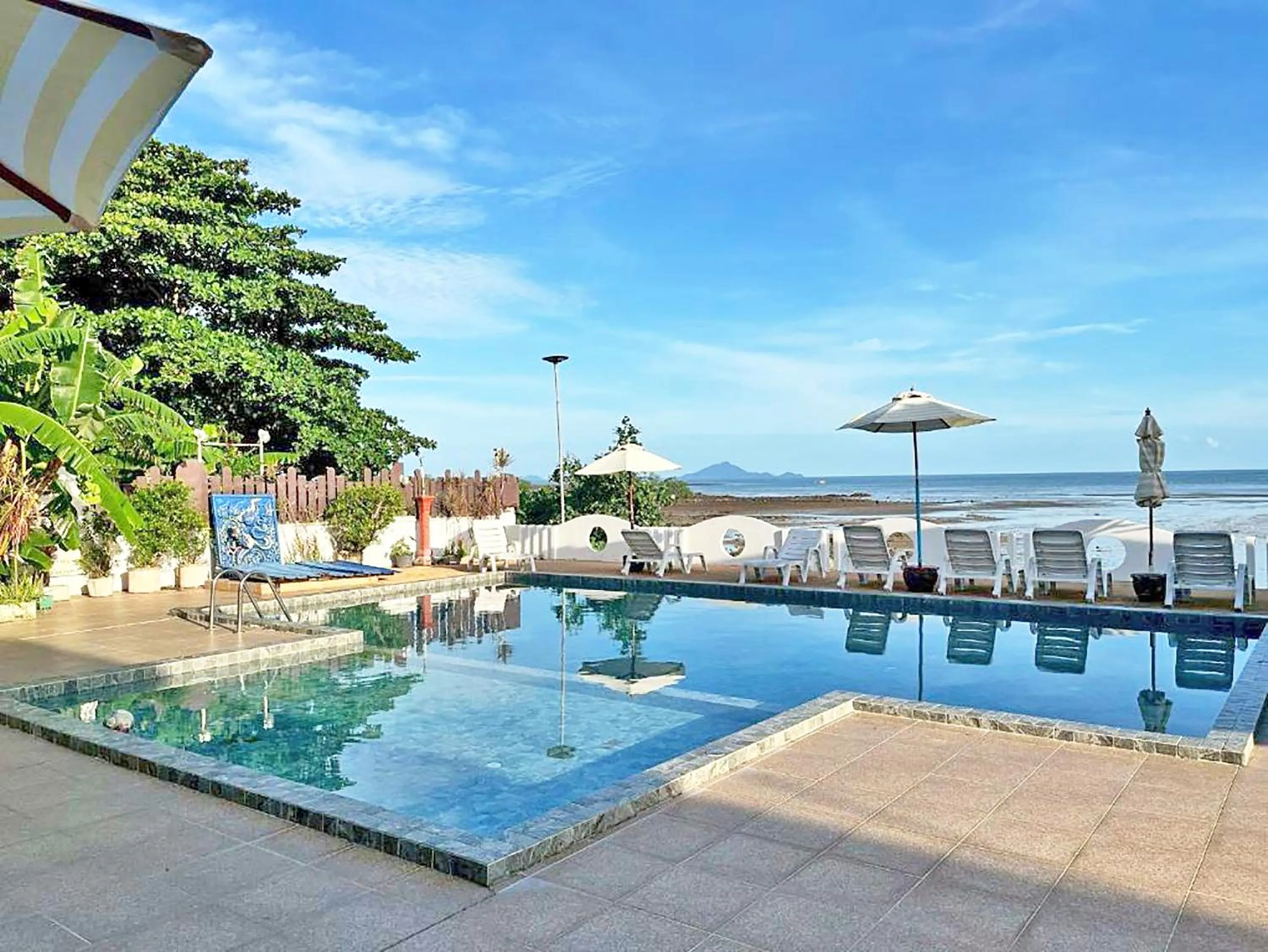 Day in Anyavee Chom By The Sea