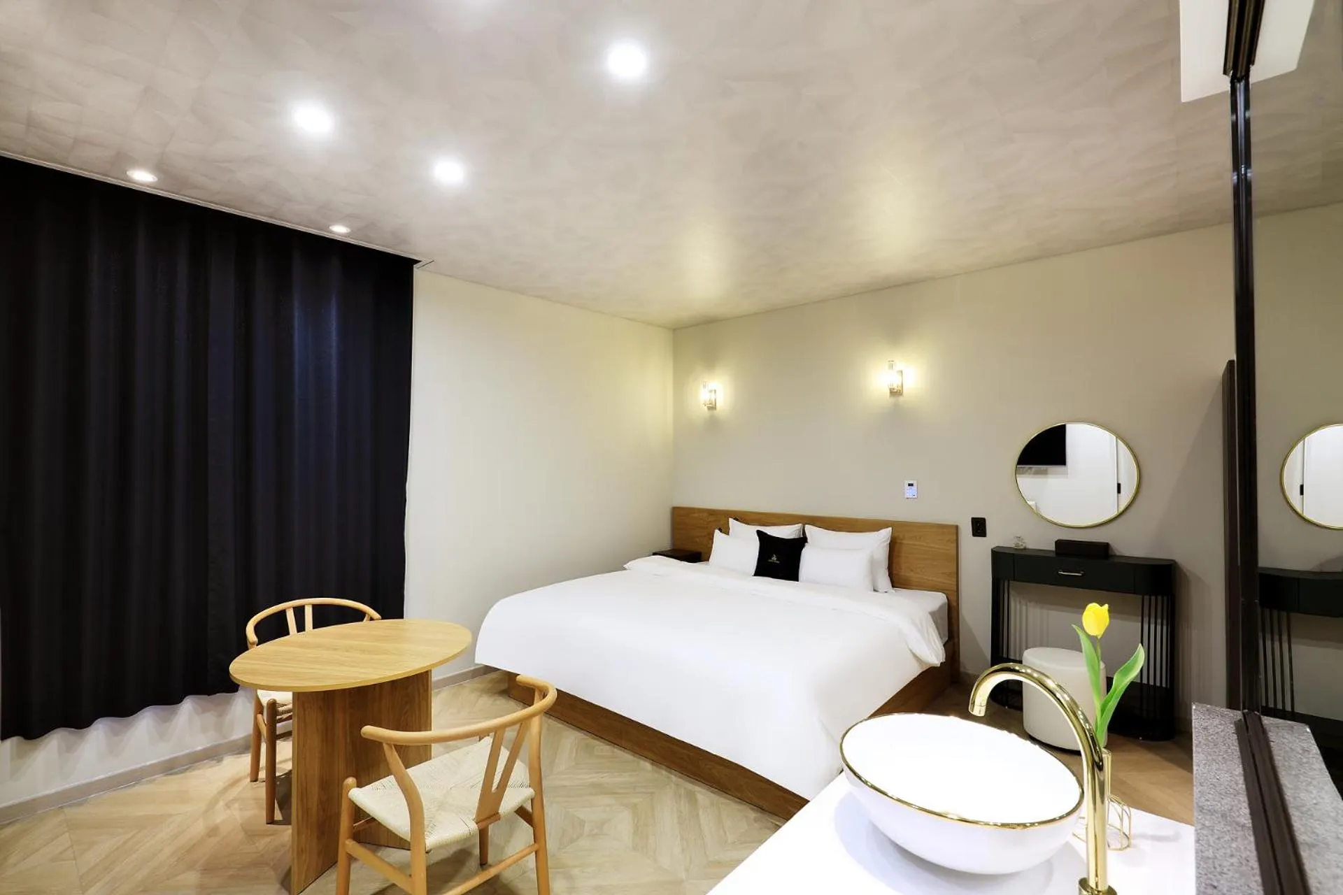 Bed in Chuncheon Intro Family hotel