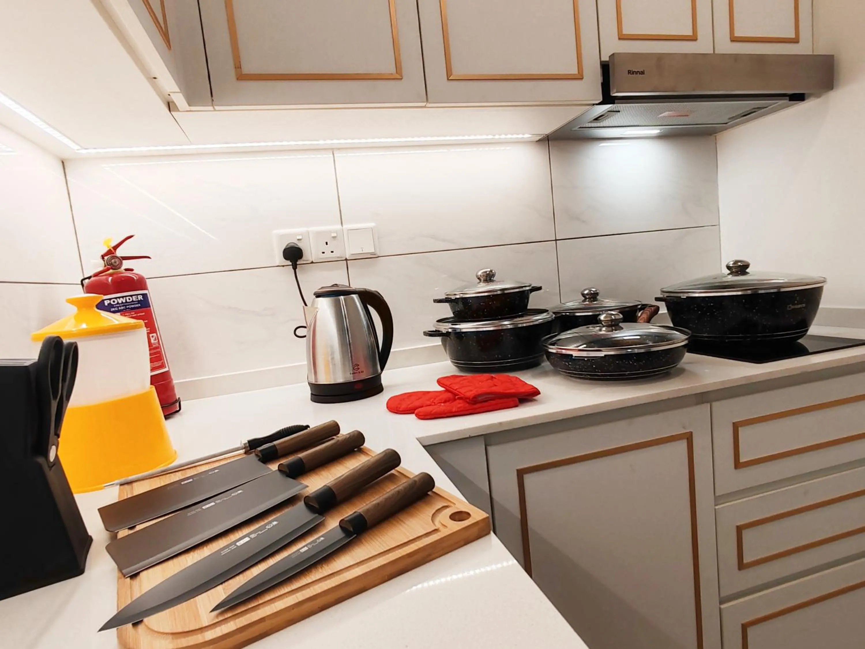 Kitchen or kitchenette in The Axon Bukit Bintang by SMOVF BNB