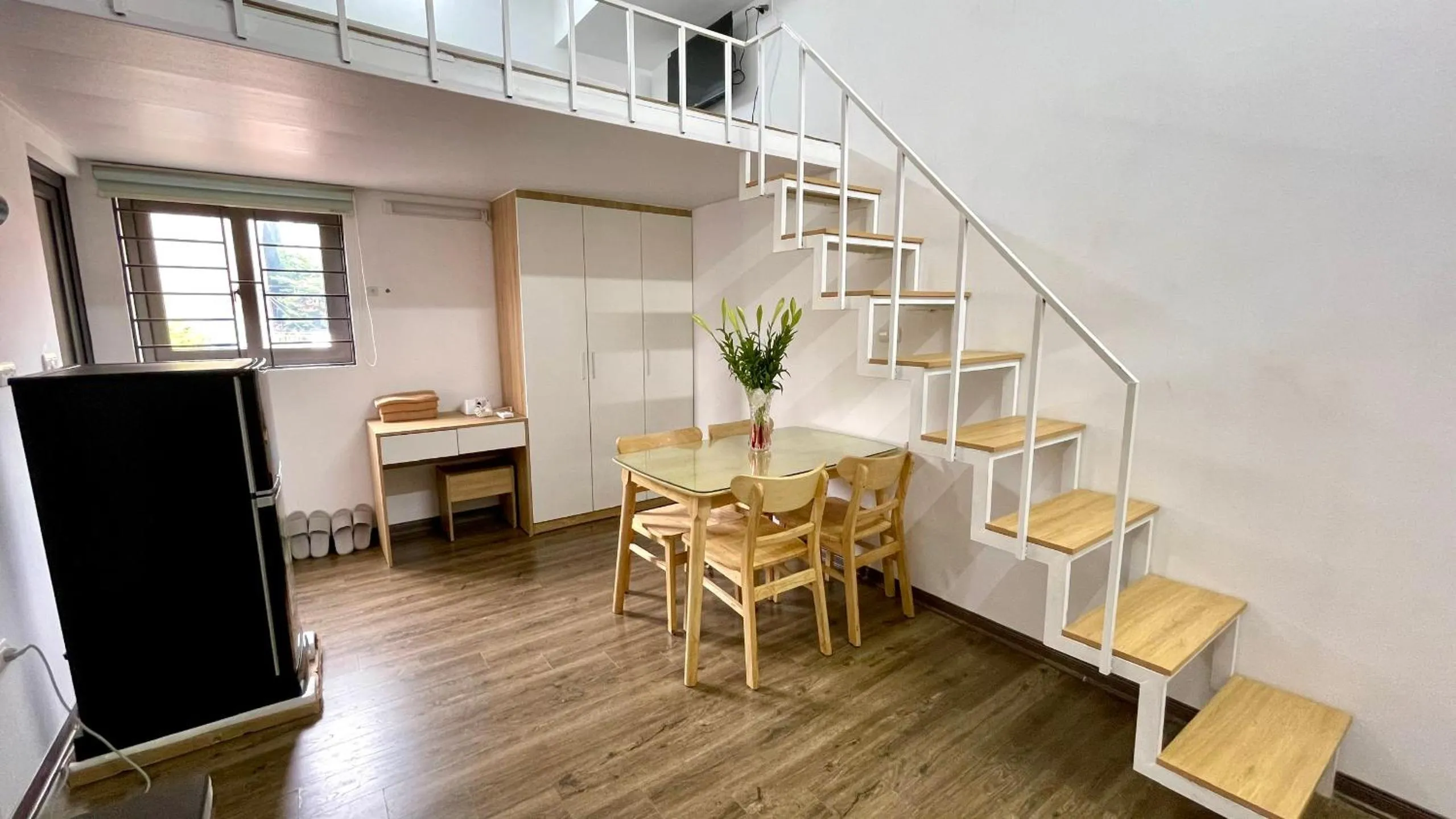 Era Apartment Khuc Thua Du