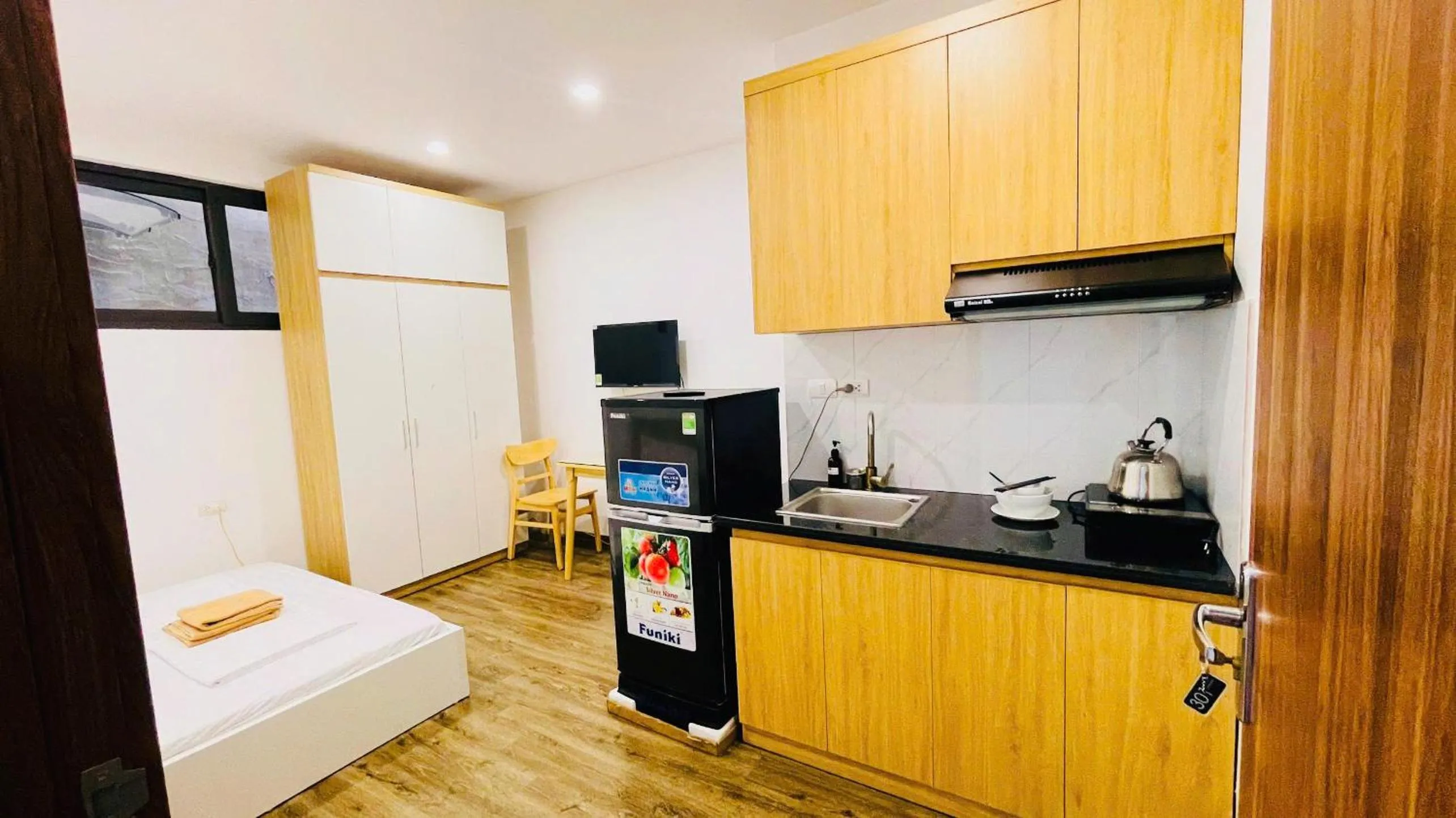 Bed in Era Apartment Khuc Thua Du