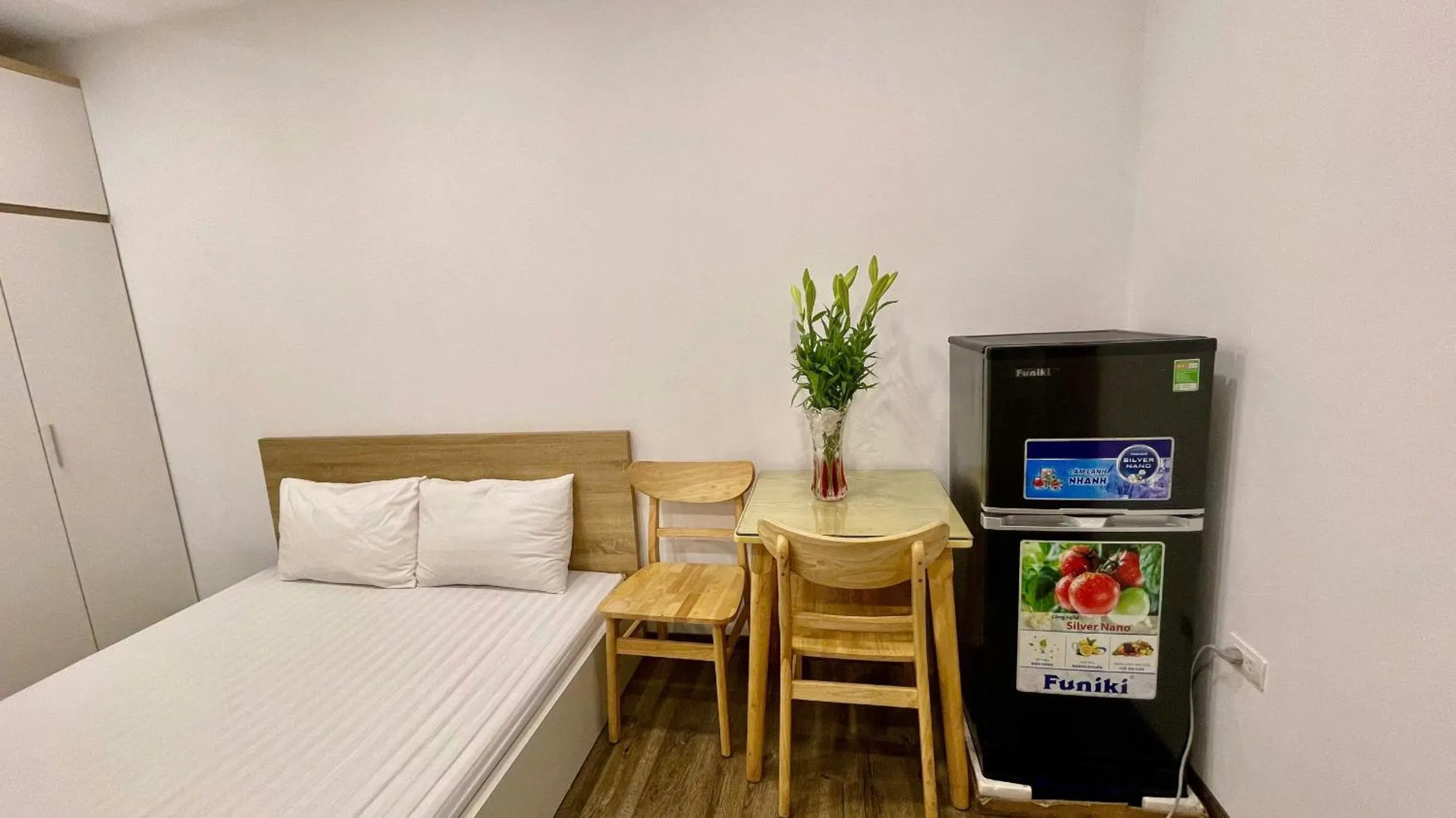 Bed in Era Apartment Khuc Thua Du