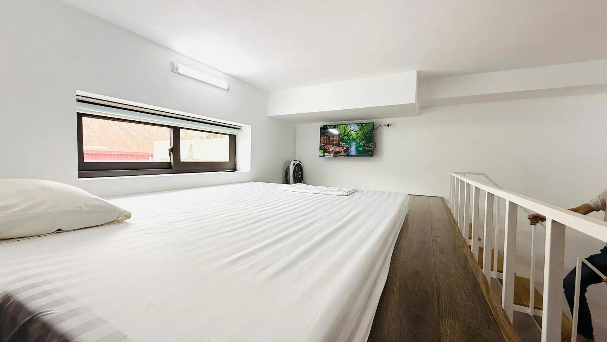 Bed in Era Apartment Khuc Thua Du