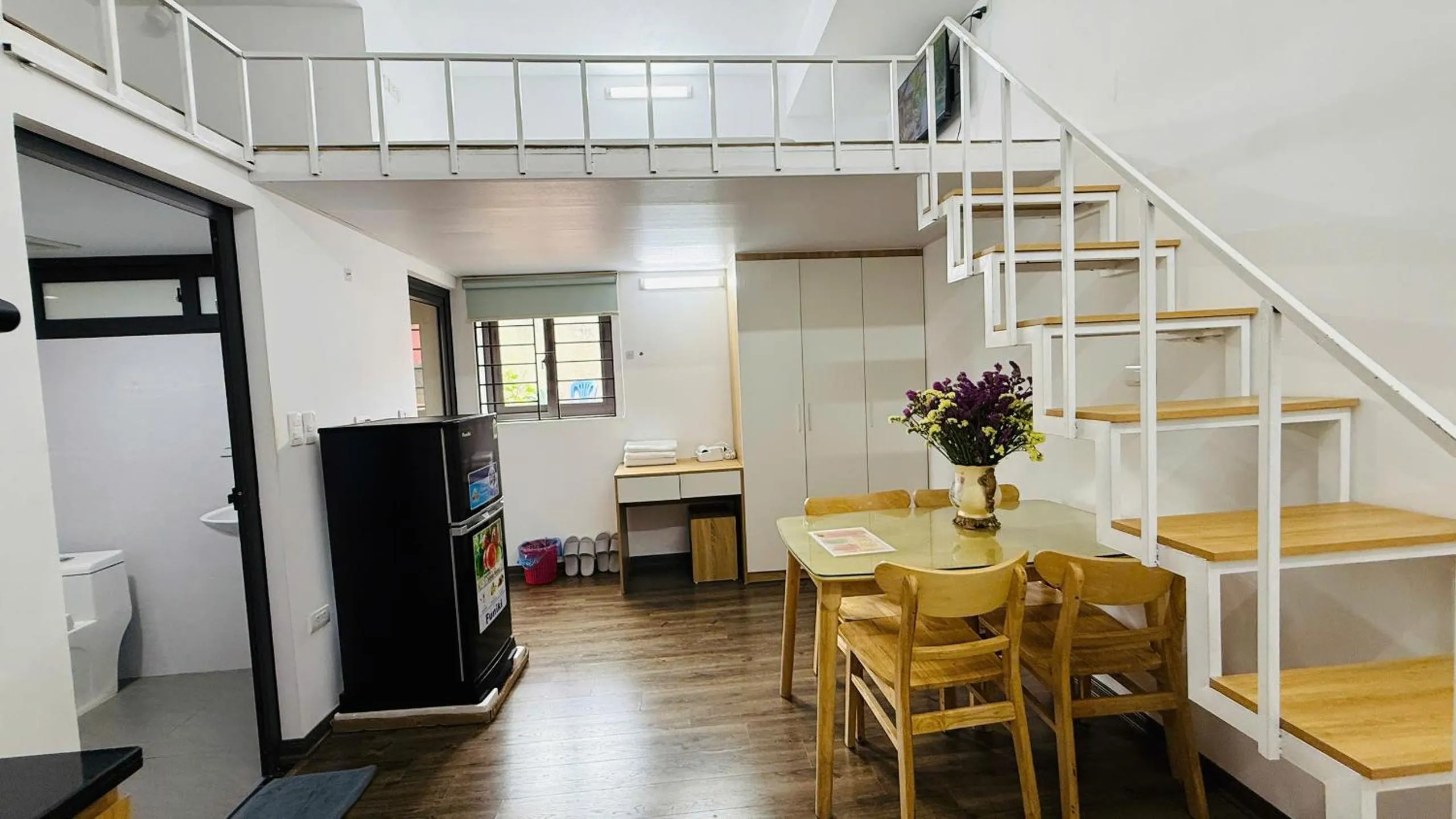 Era Apartment Khuc Thua Du