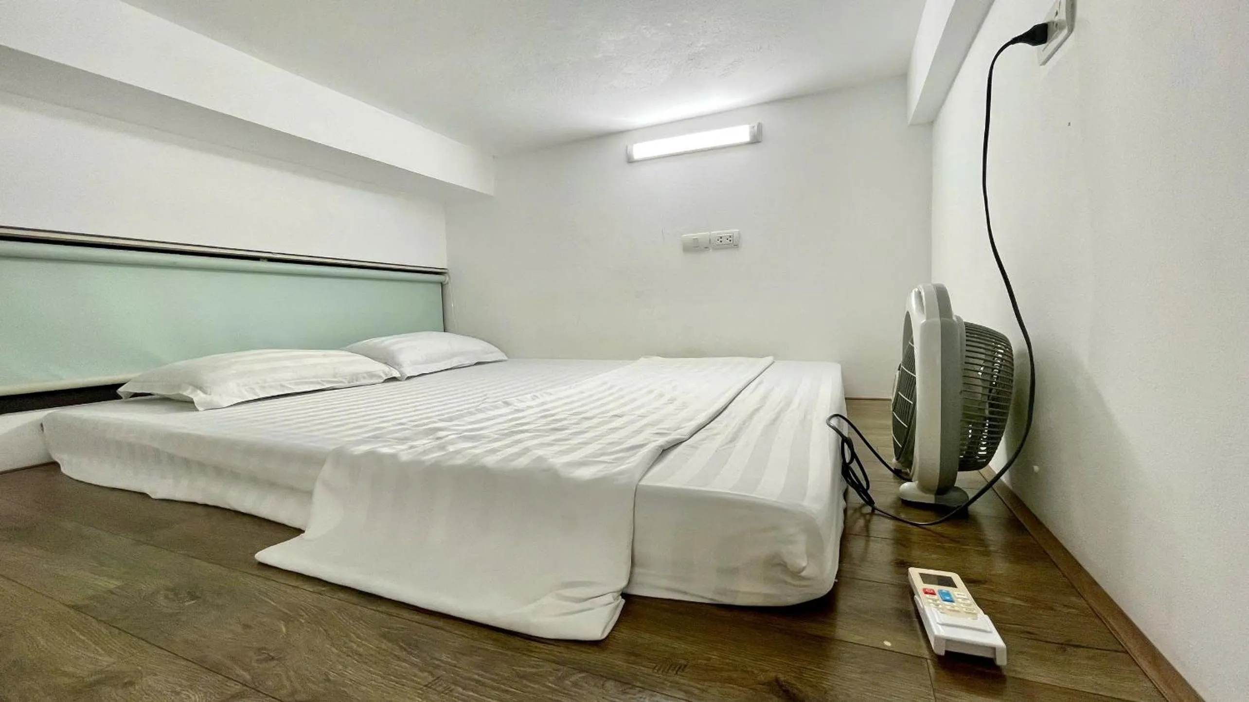 Bed in Era Apartment Khuc Thua Du