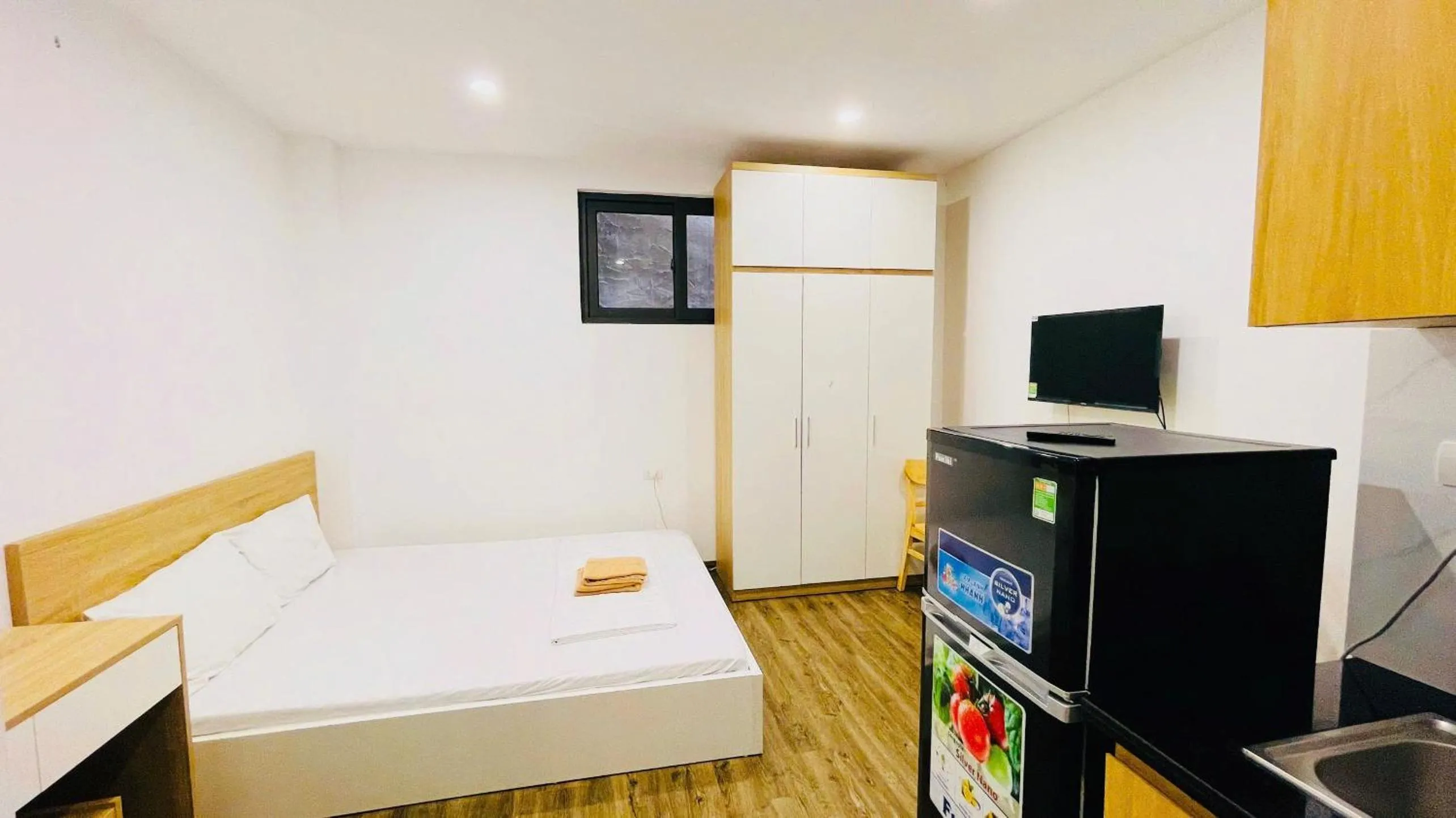 Bed in Era Apartment Khuc Thua Du