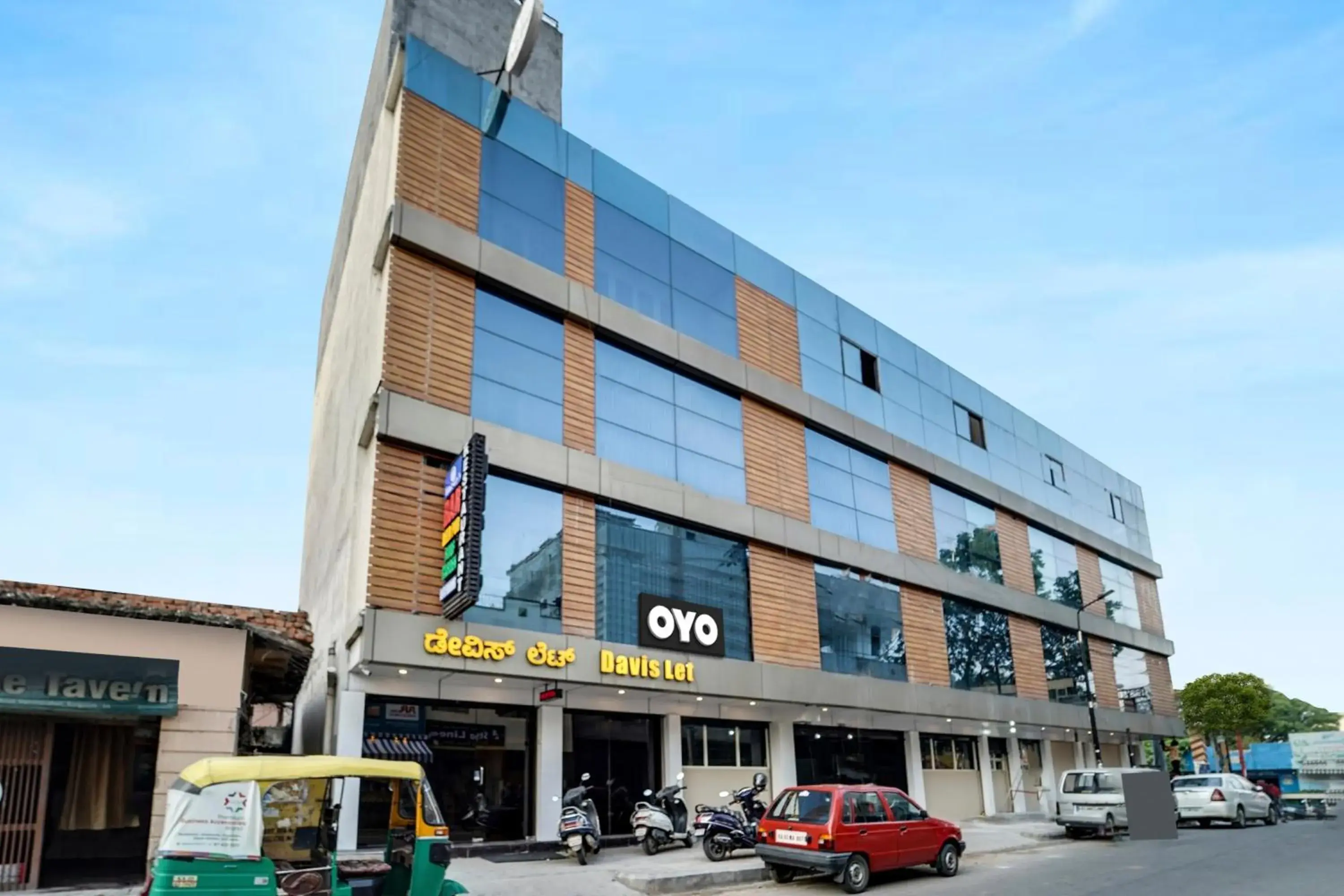 Facade/entrance in Super Townhouse Davis Let Bangalore Facade/entrance in Super Townhouse Davis Let Bangalore