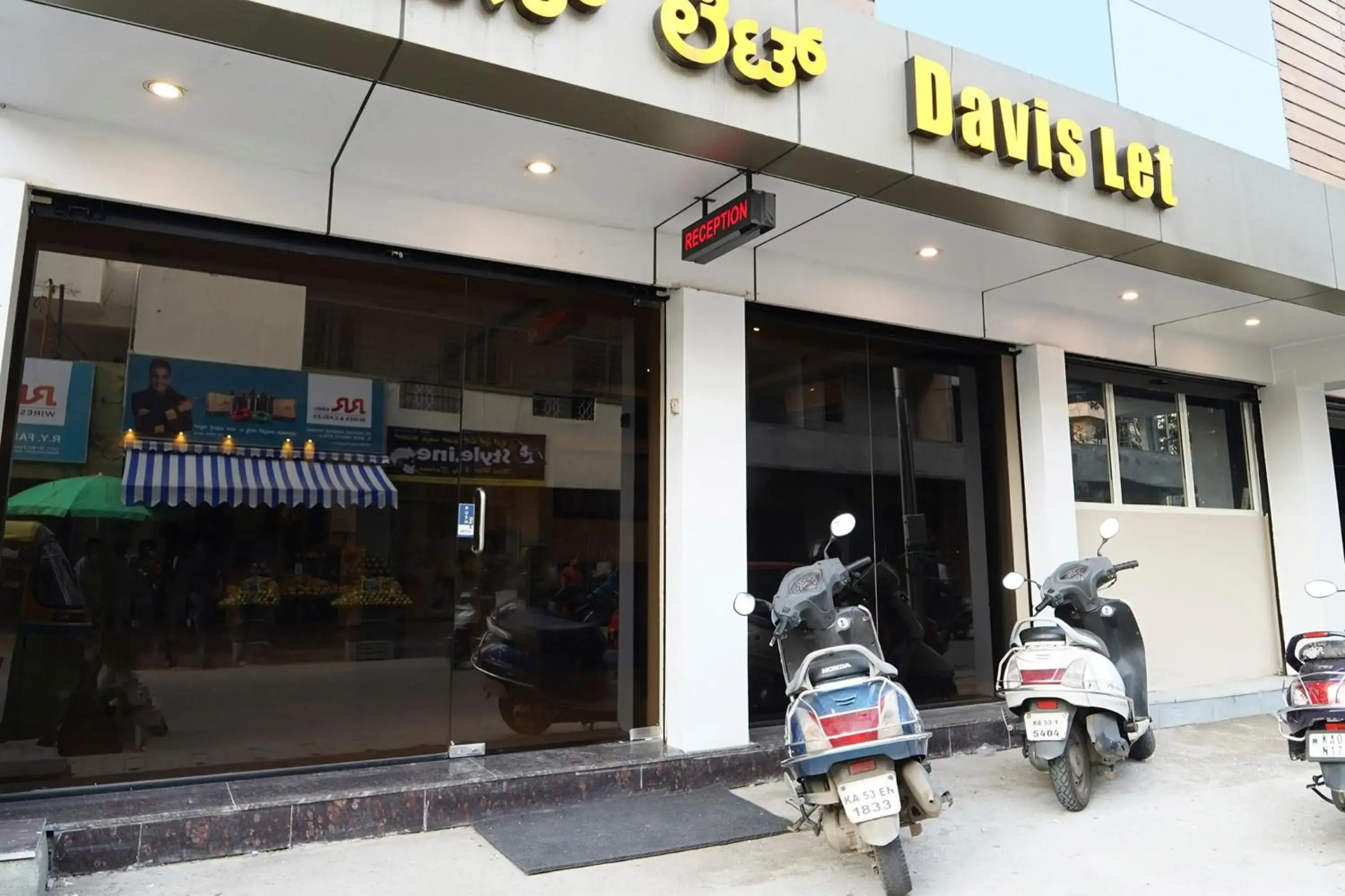 Facade/entrance in Super Townhouse Davis Let Bangalore Facade/entrance in Super Townhouse Davis Let Bangalore