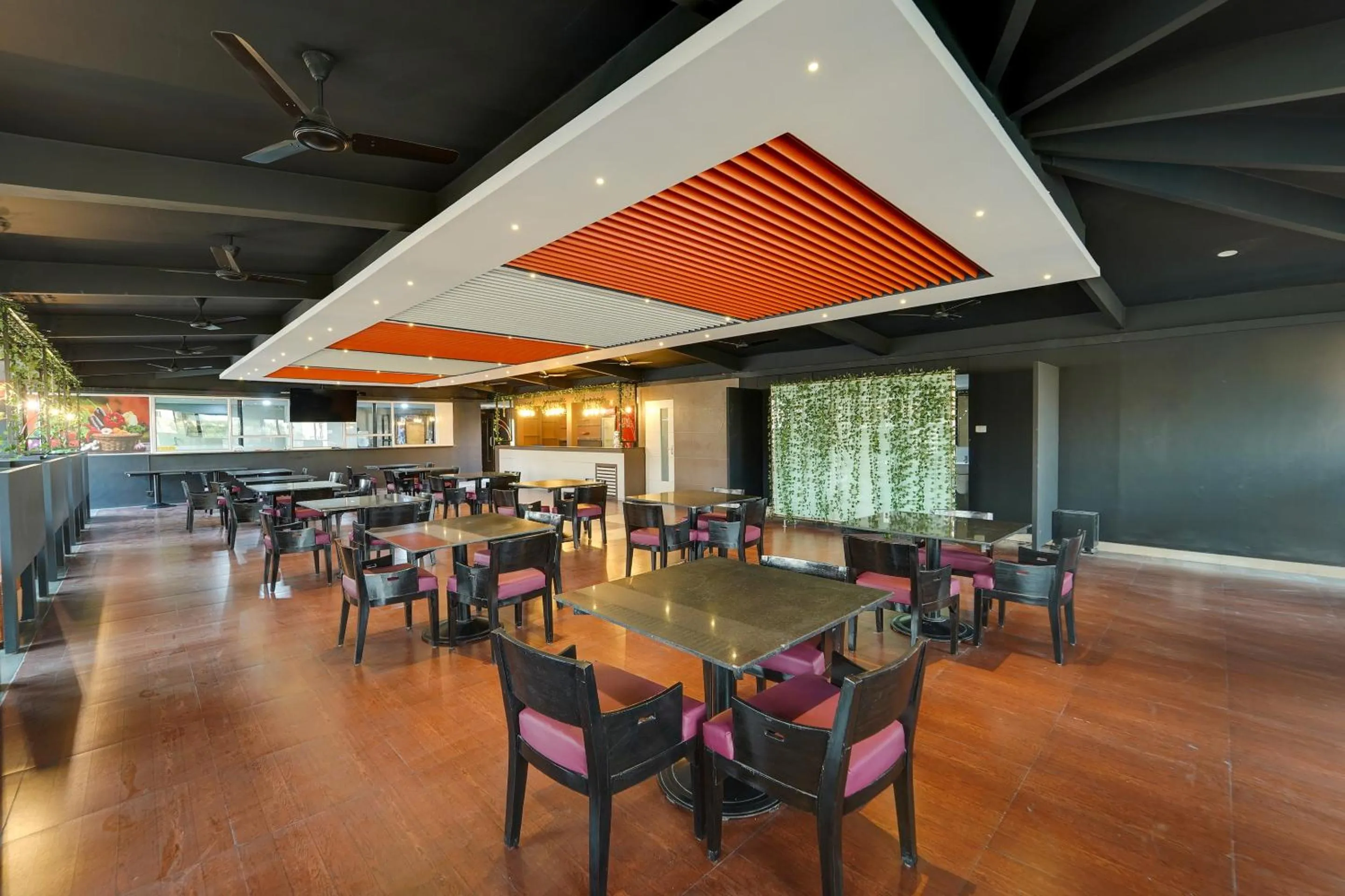 Restaurant/places to eat in Super Townhouse Davis Let Bangalore