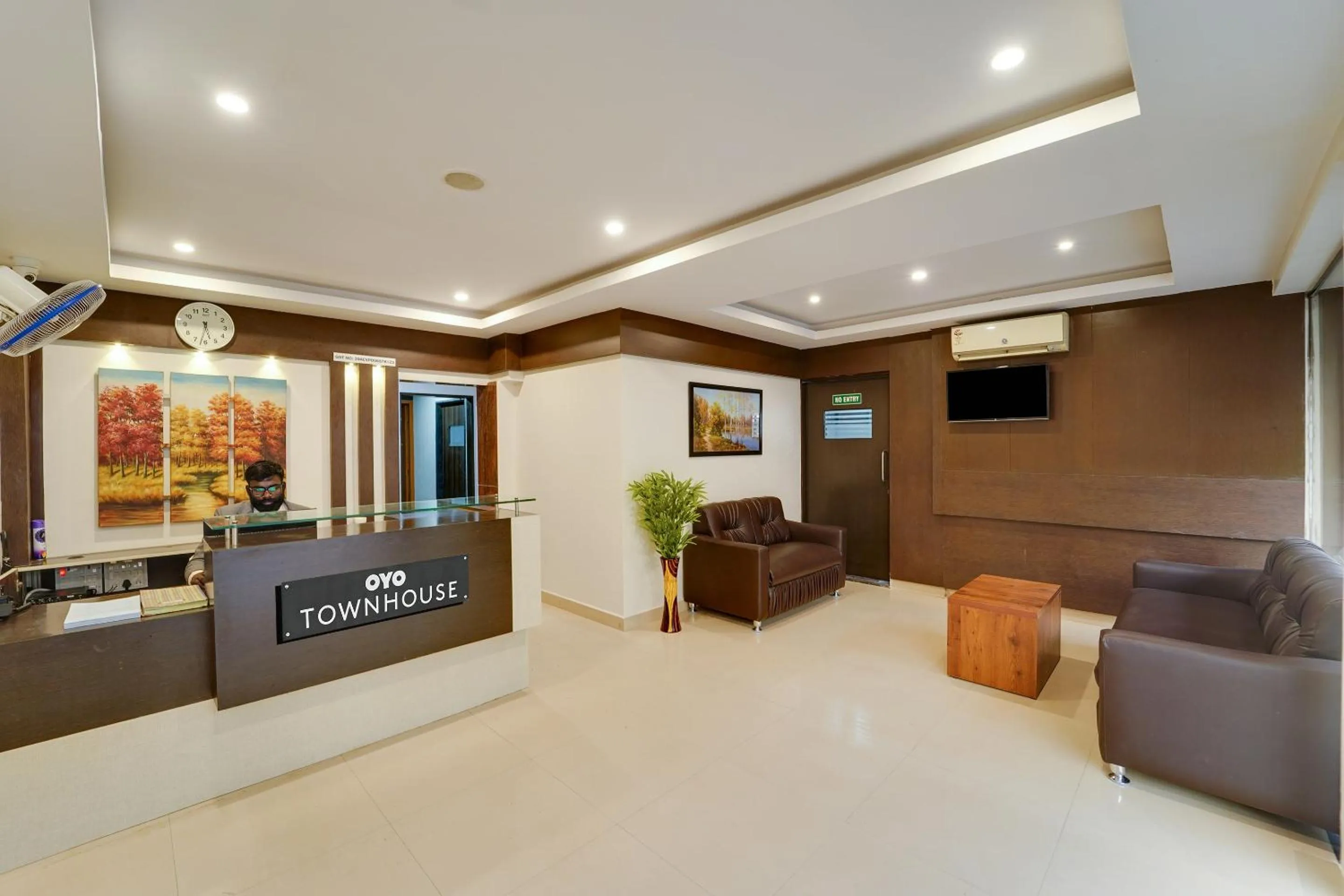 Lobby or reception in Super Townhouse Davis Let Bangalore