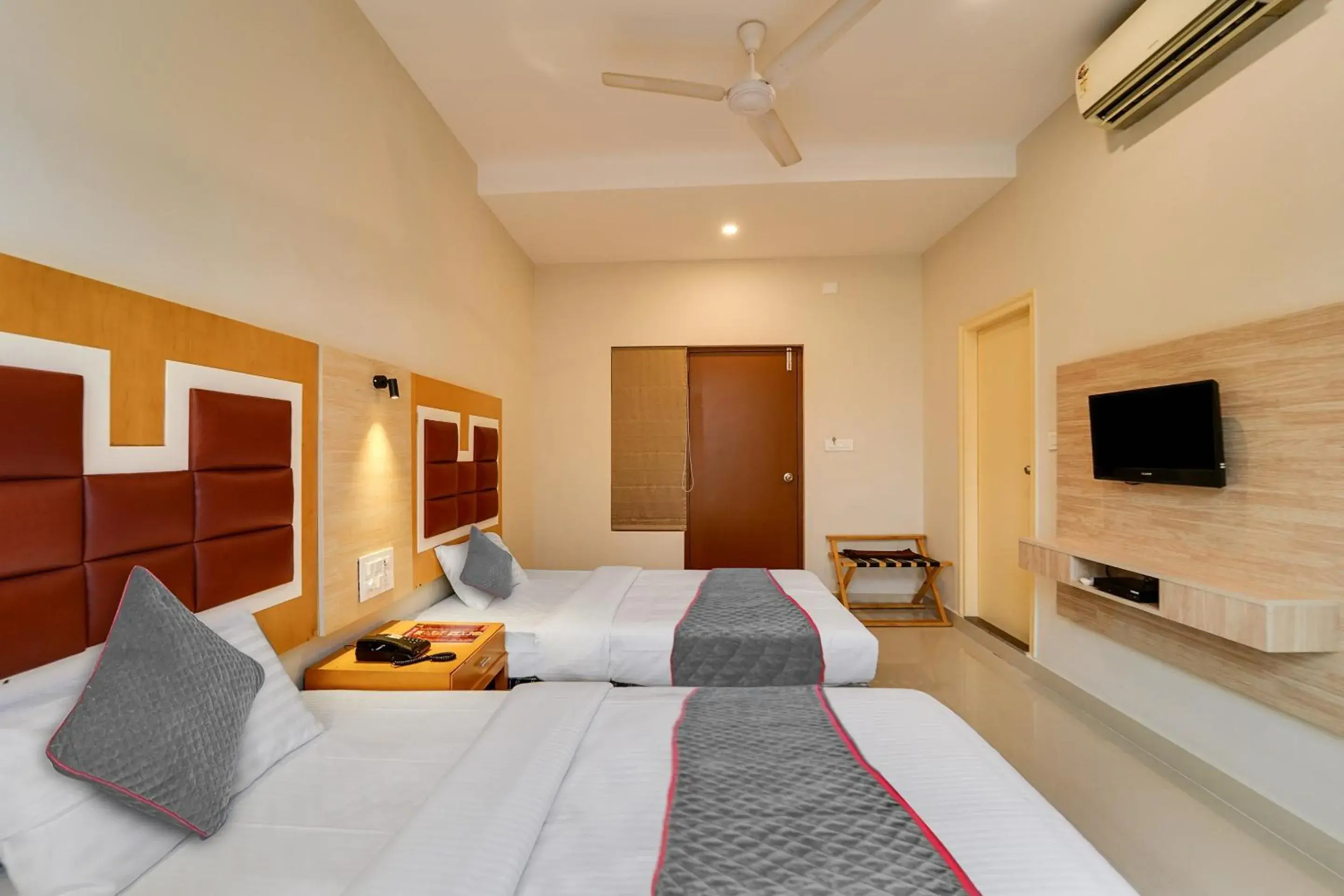 Bedroom, Bed in Super Townhouse Davis Let Bangalore Bedroom, Bed in Super Townhouse Davis Let Bangalore