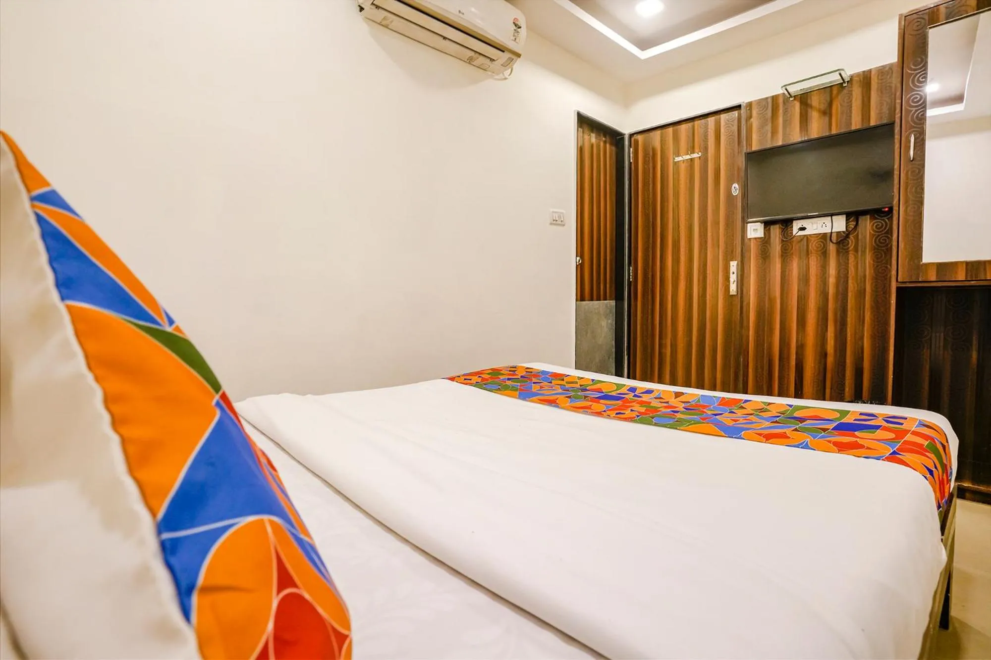 Bed in Super OYO Hotel O Accore Inn