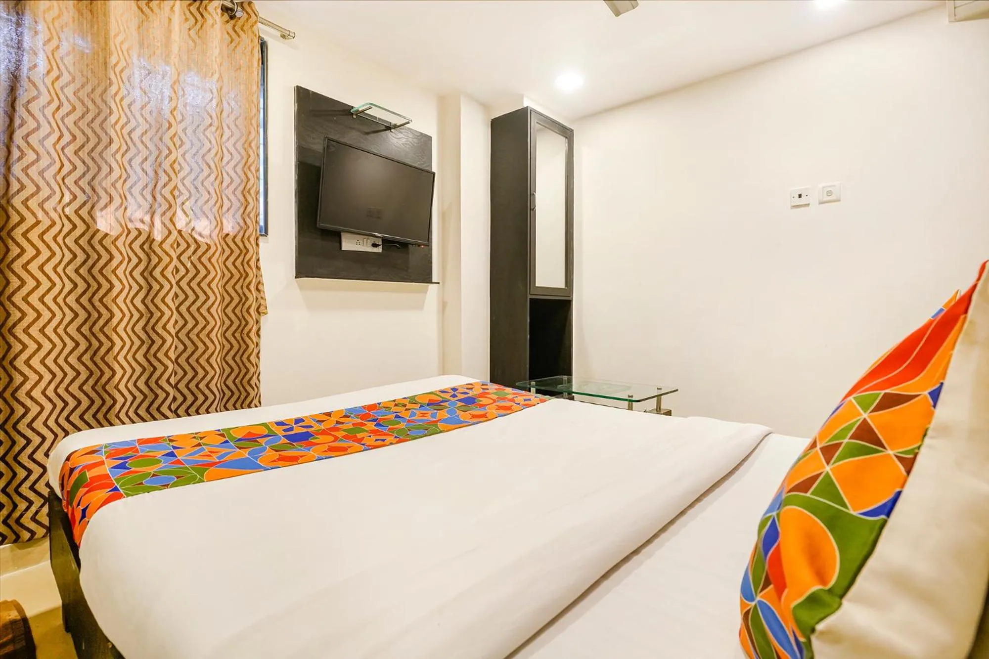 Bed in Super OYO Hotel O Accore Inn