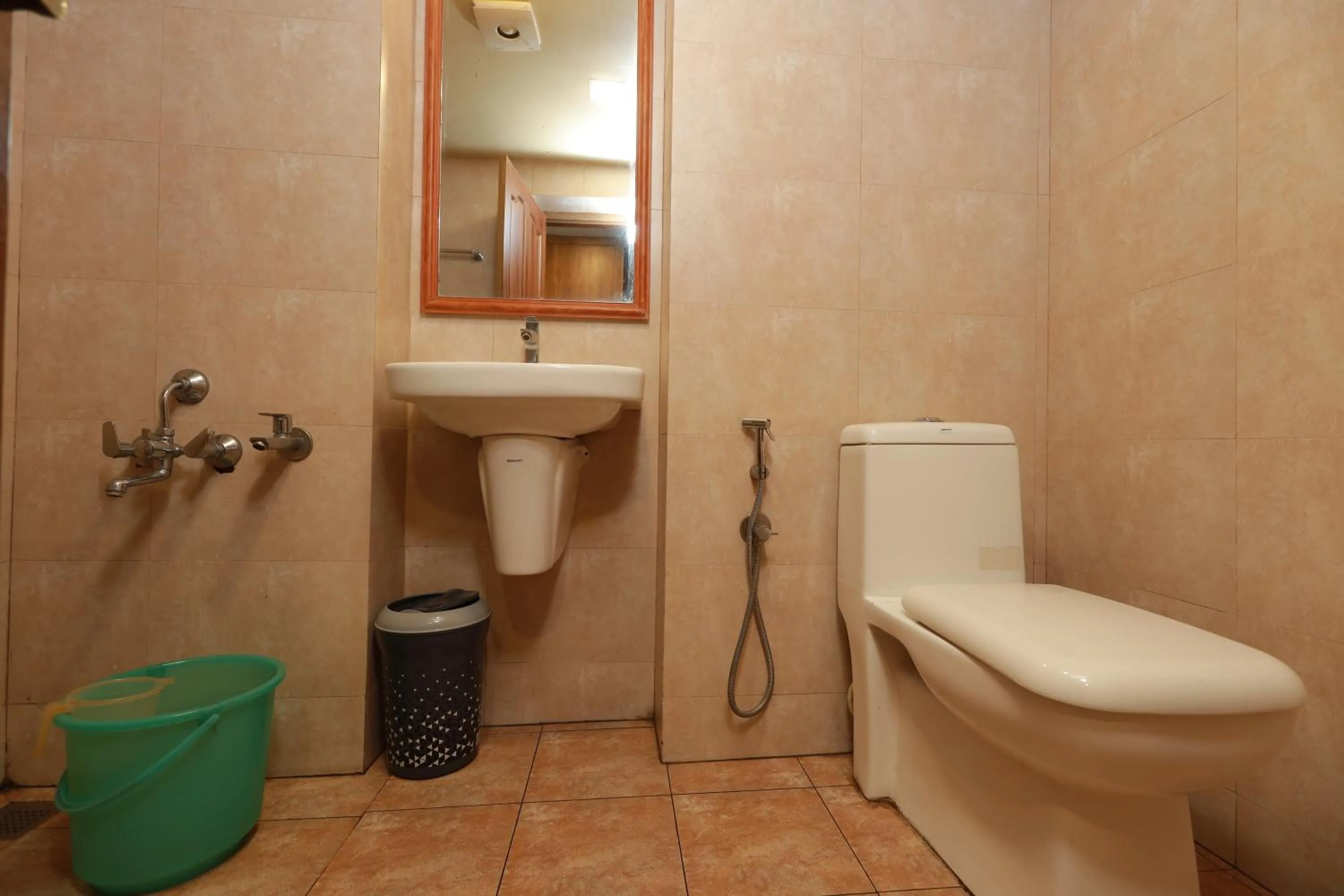 Liwa Tower Hotel & Business Center