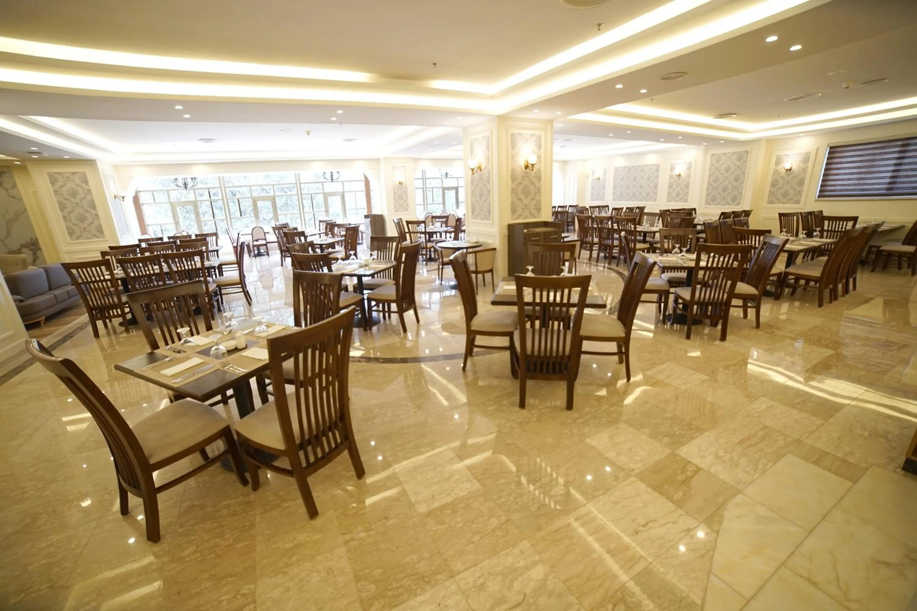 Restaurant/places to eat in Amman Paradise Hotel