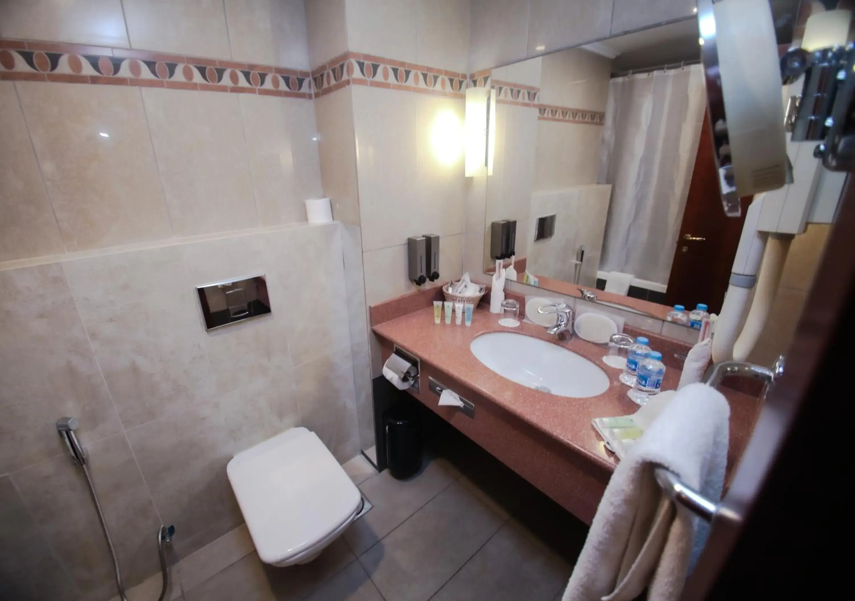 Deluxe Twin Room in Amman Paradise Hotel Deluxe Twin Room in Amman Paradise Hotel