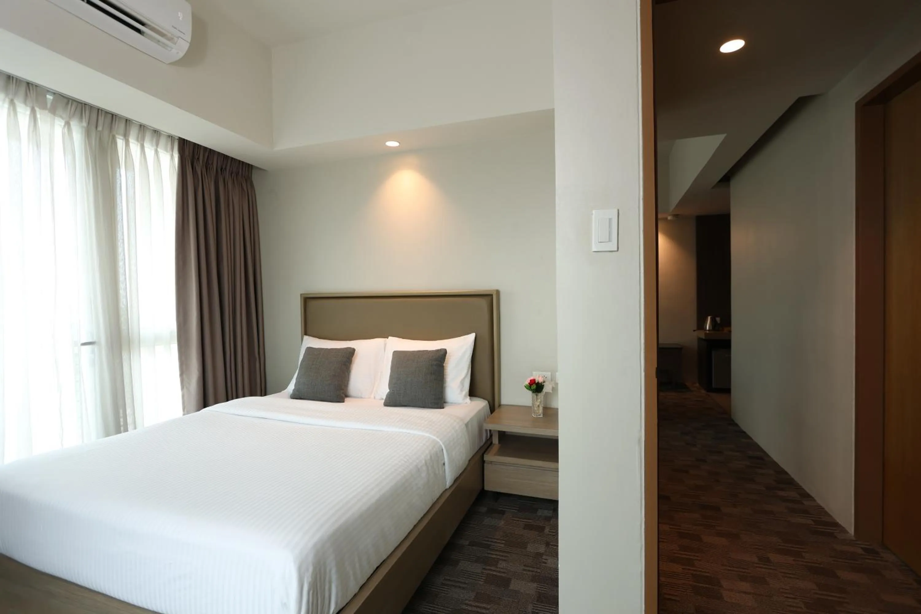 Bedroom, Bed in Sotogrande Hotel Katipunan