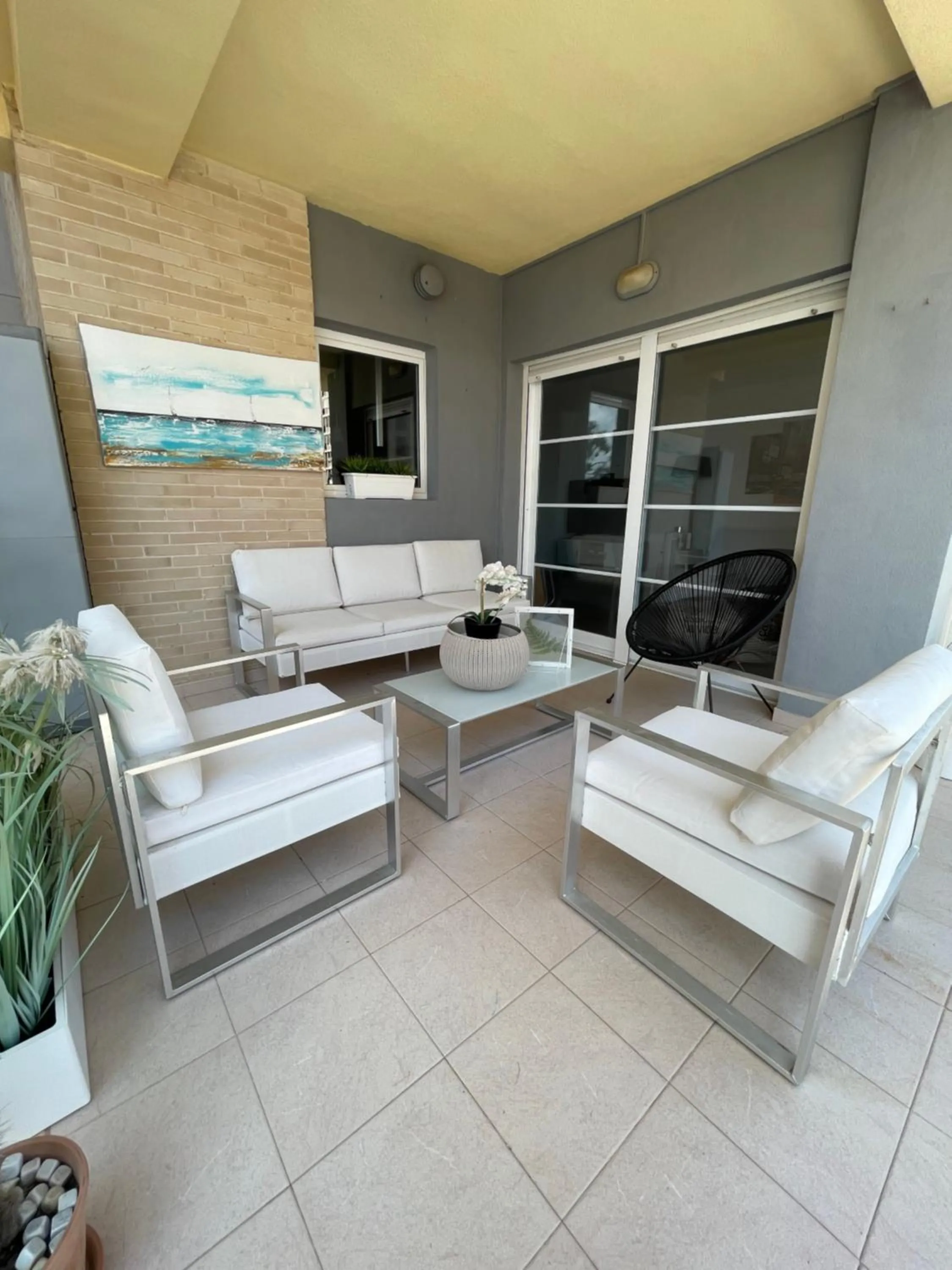 Seaside Apartment Retreat