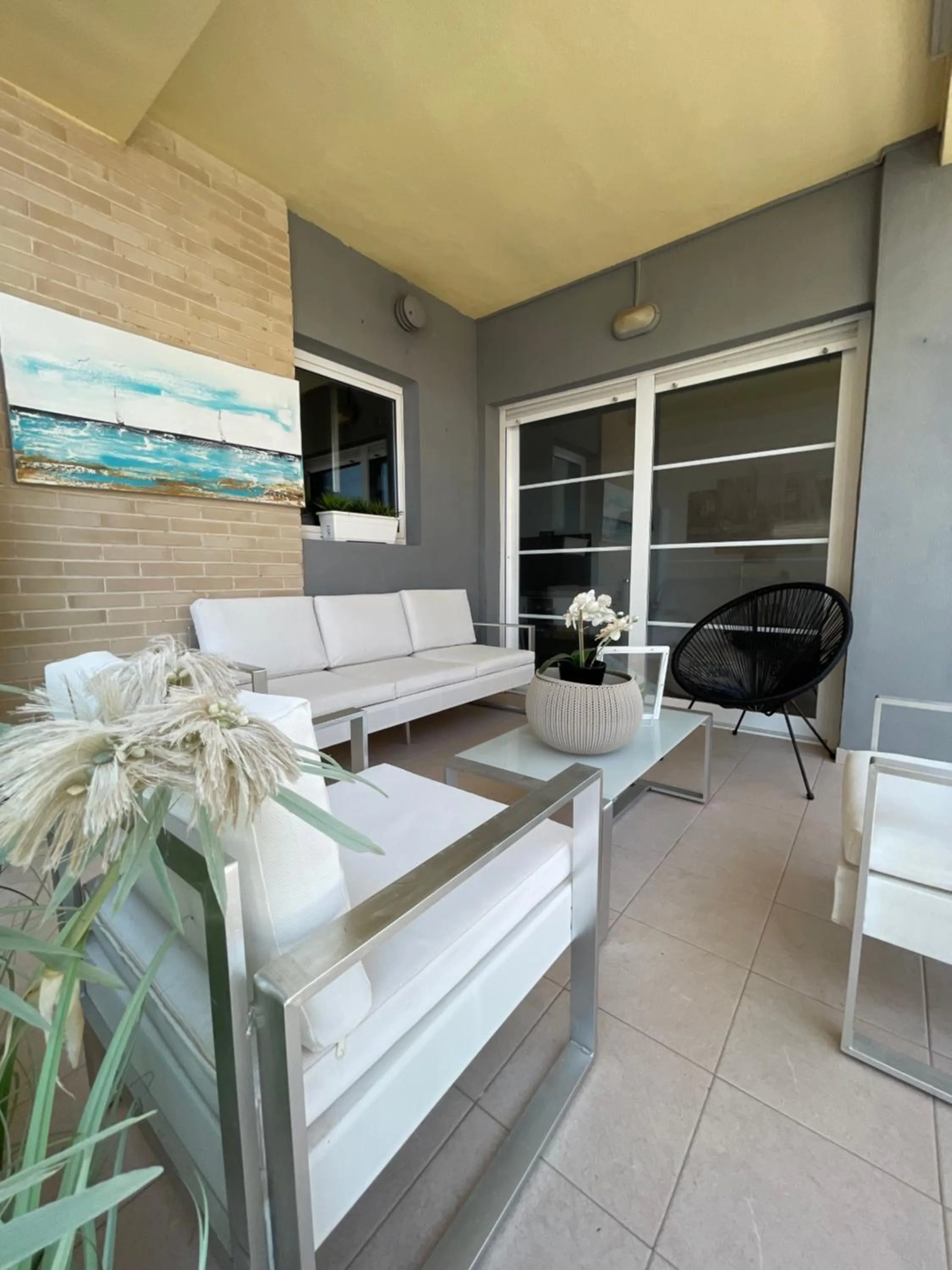 Seaside Apartment Retreat
