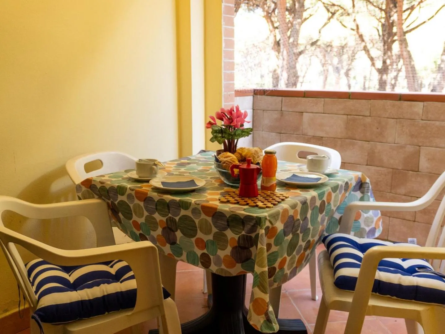 Seating area in Pineta Azzurra