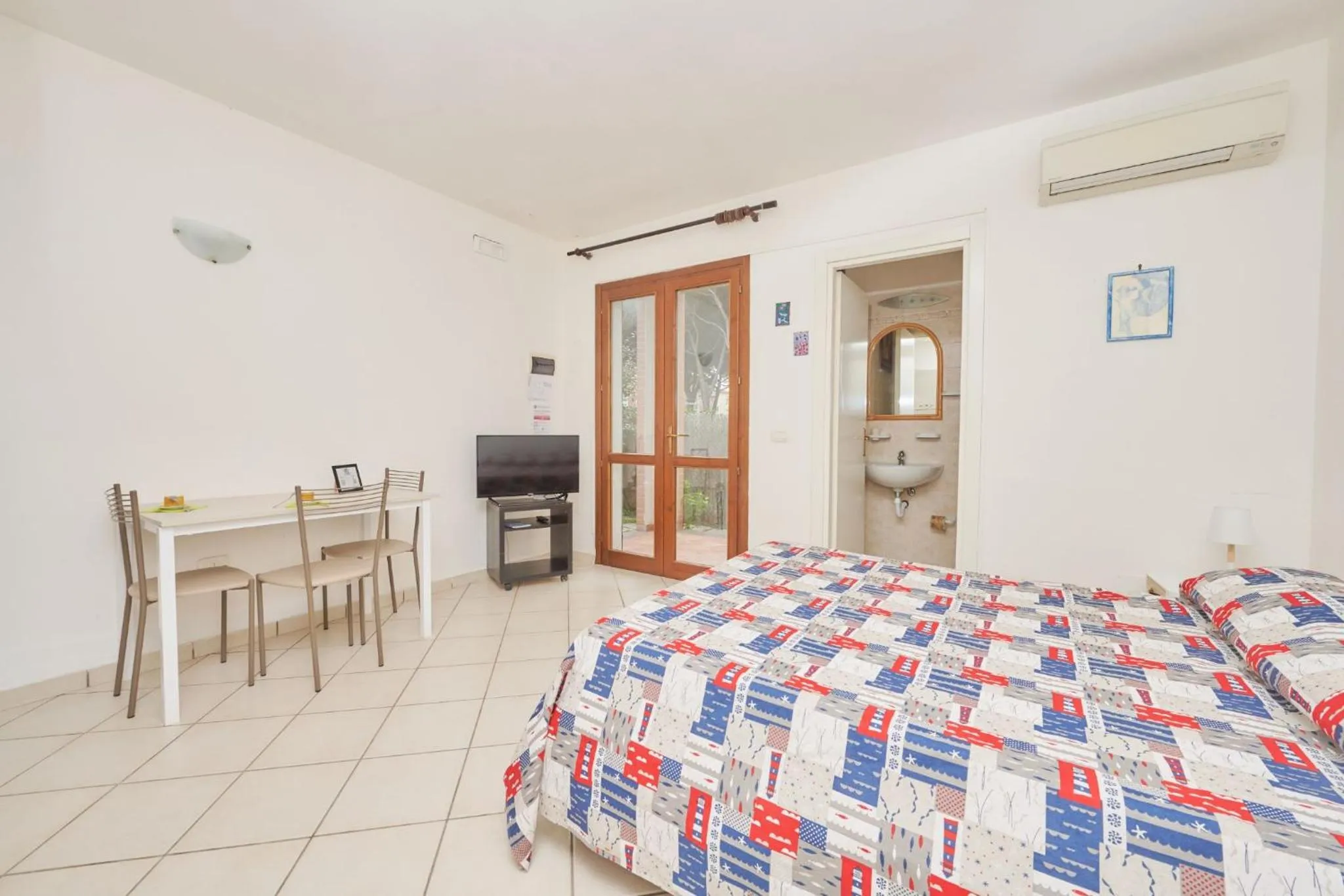 Bed in Pineta Azzurra