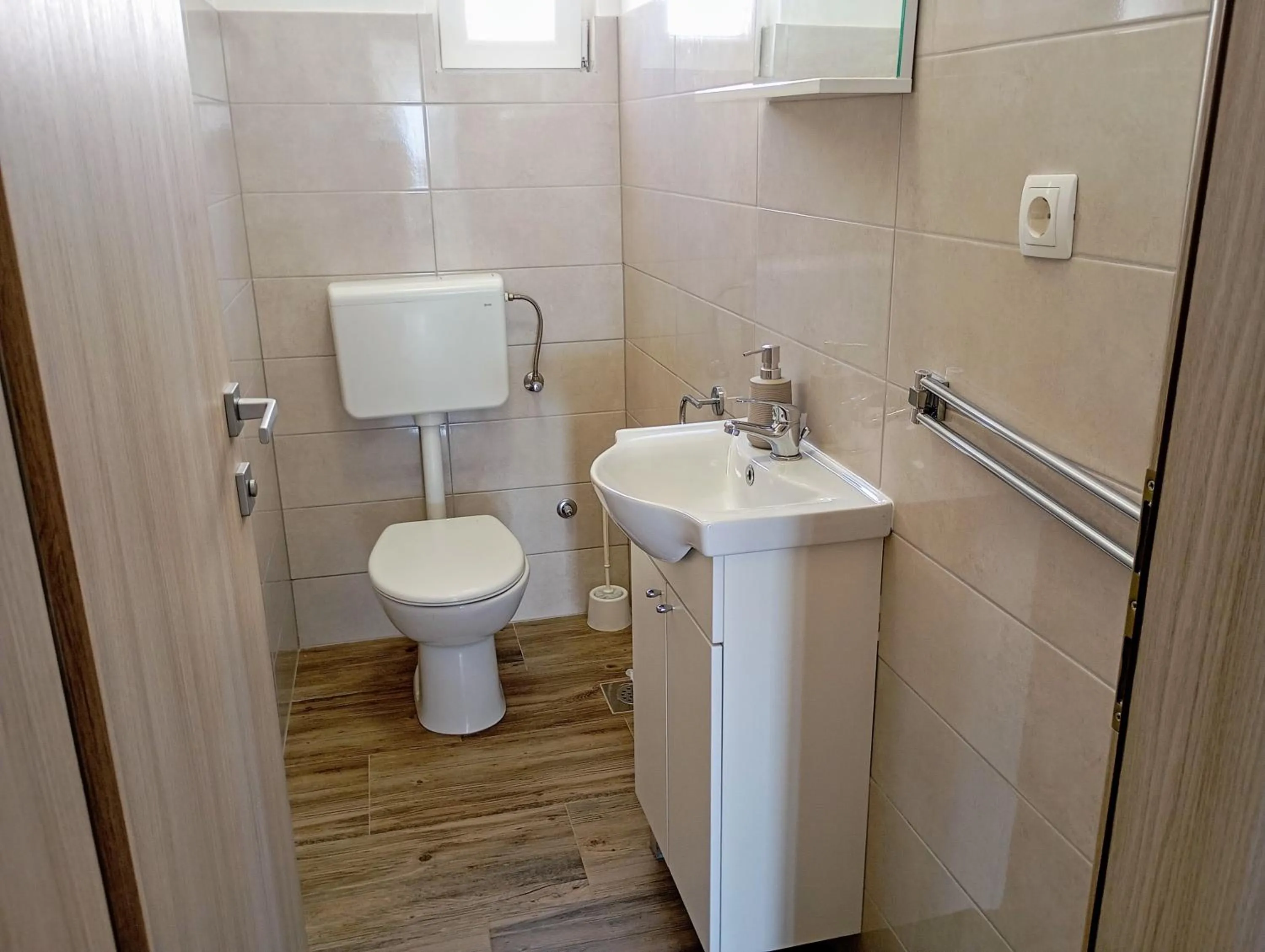 Immaculate 2-Bed Apartment in Okrug Gornji