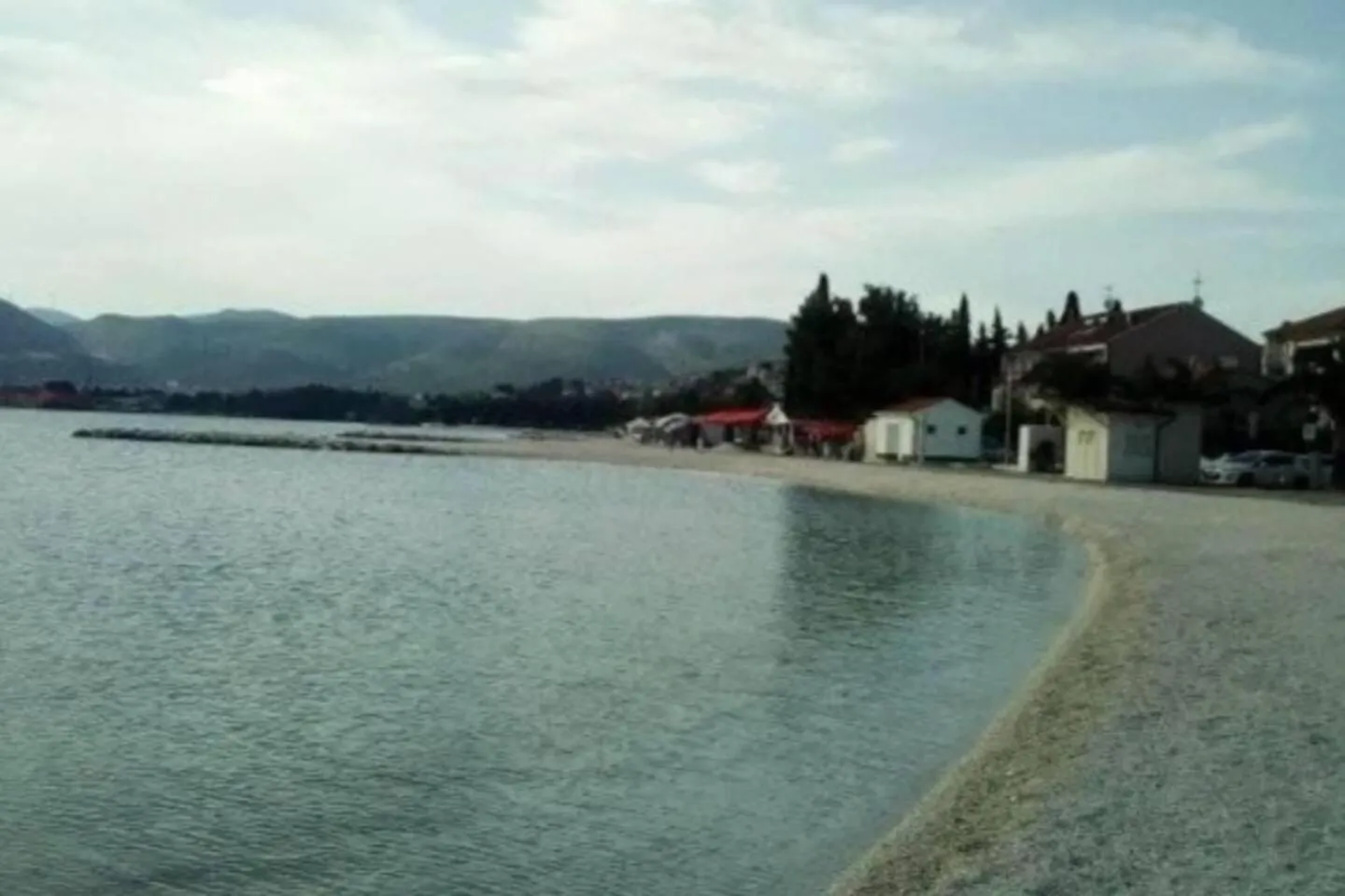Beach in Immaculate 2-Bed Apartment in Okrug Gornji