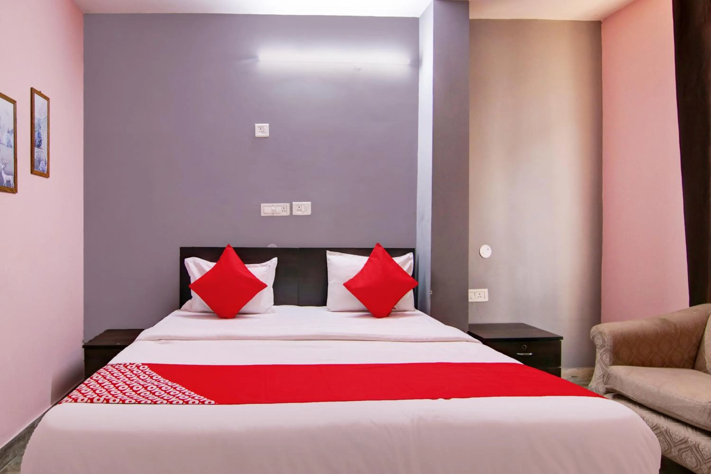 Bedroom in Hotel O Manya Stay