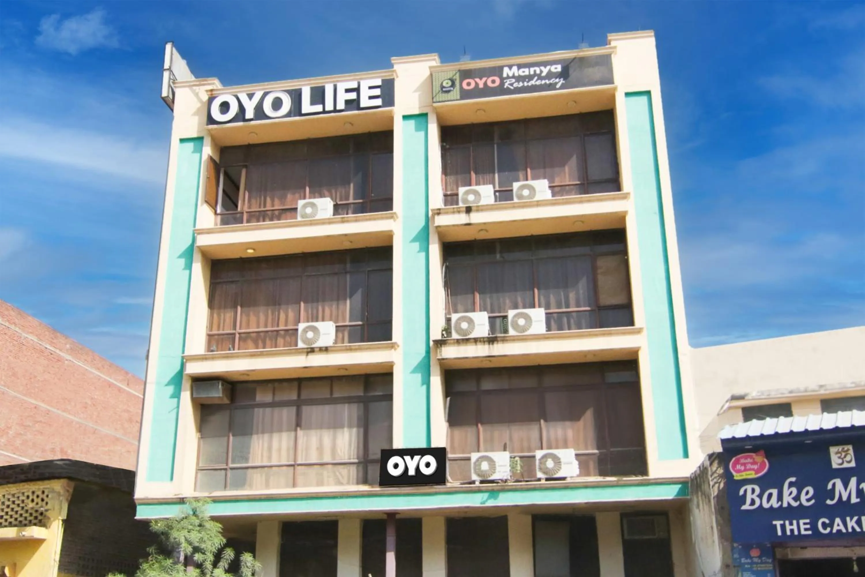 Facade/entrance in Hotel O Manya Stay