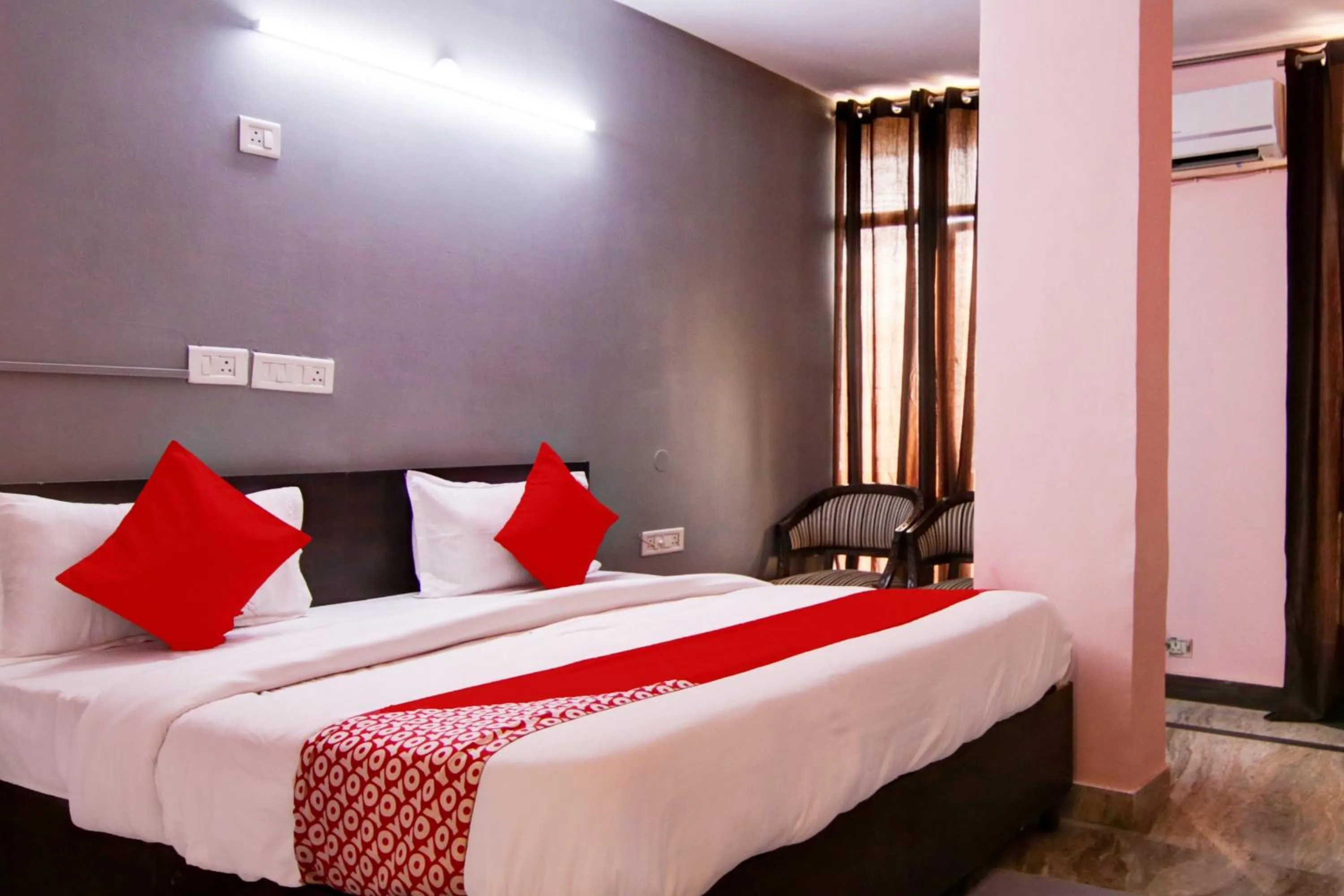 Facade/entrance in Hotel O Manya Stay