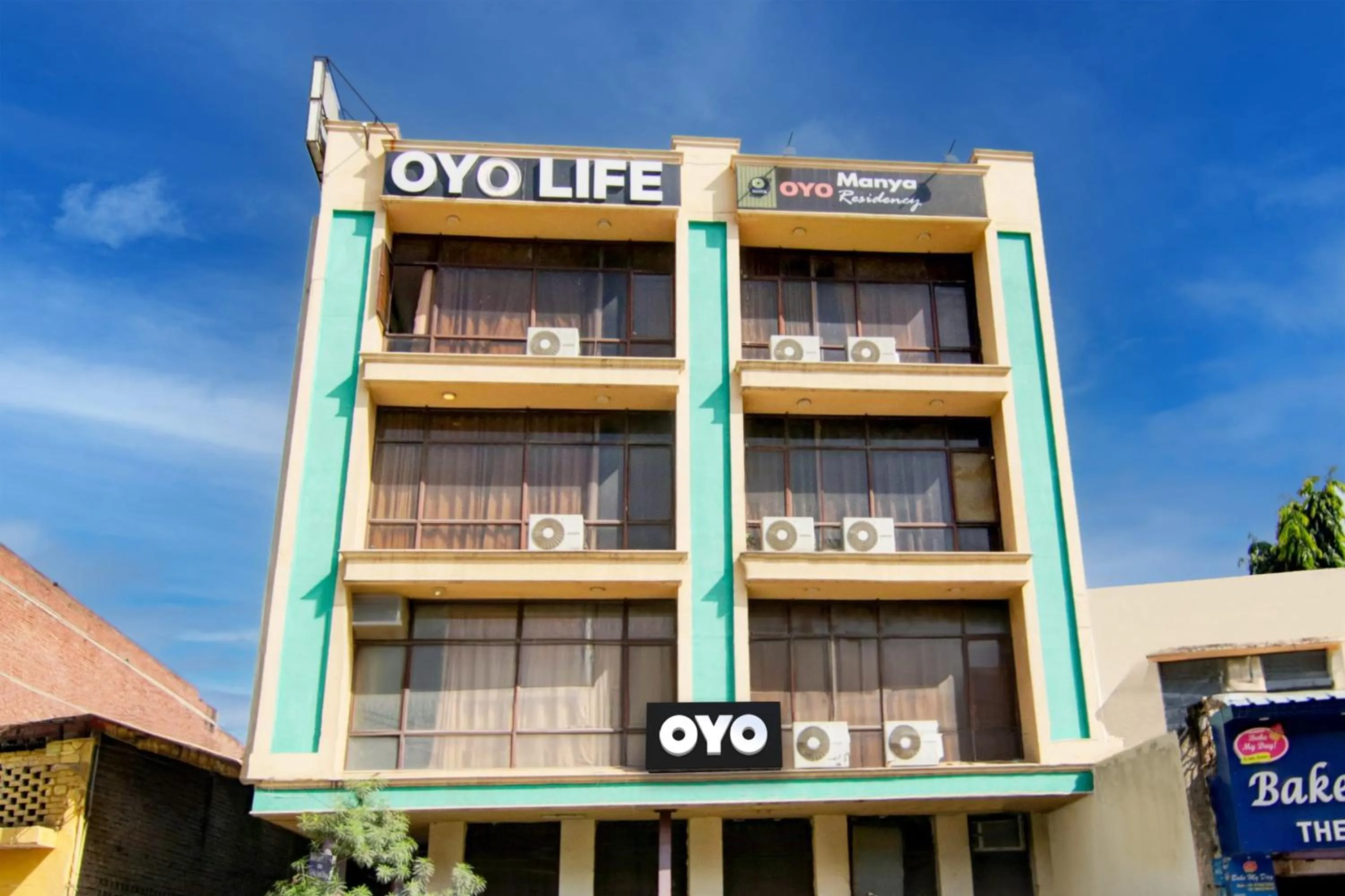 Facade/entrance in Hotel O Manya Stay