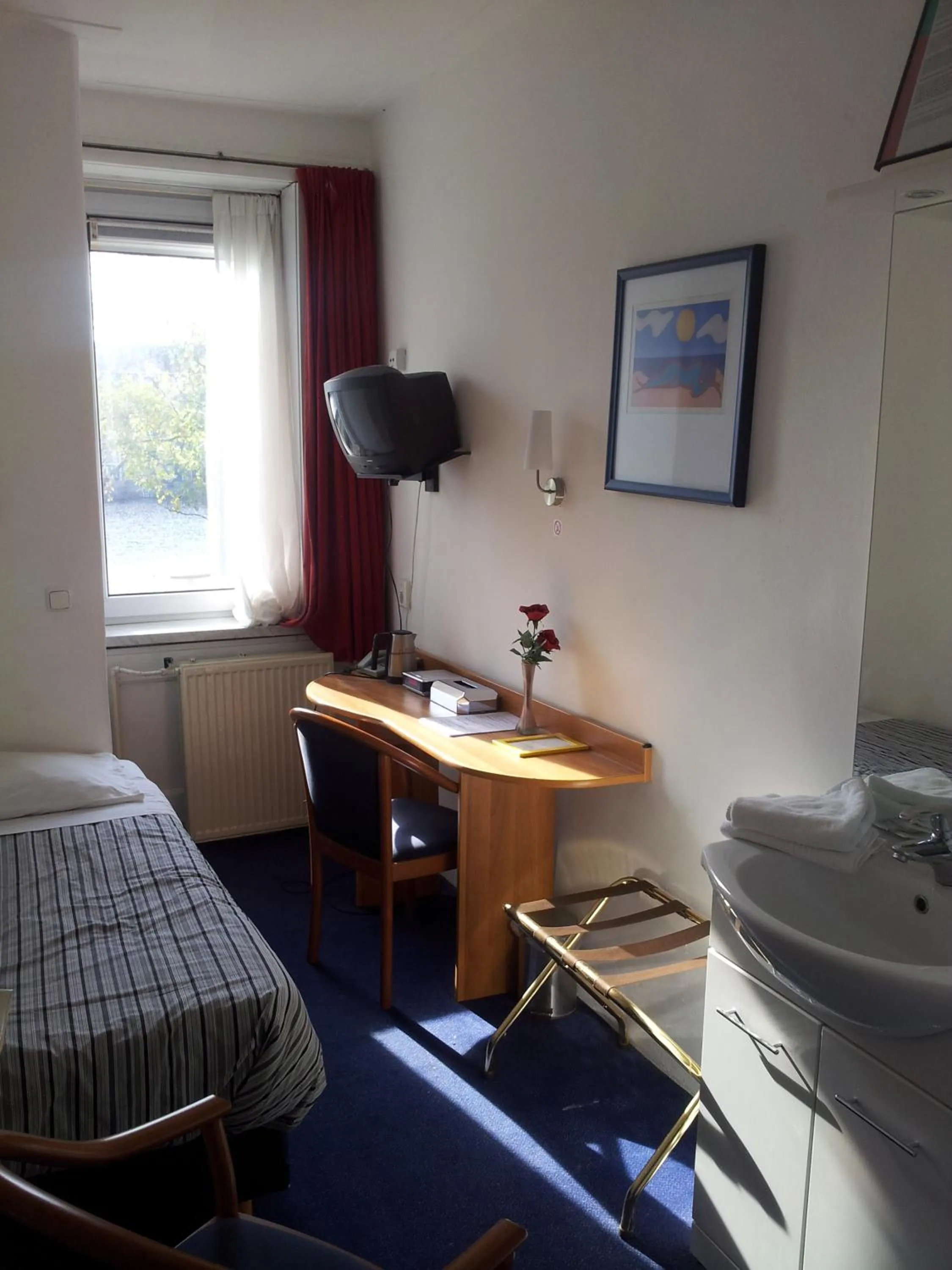 Day, Bed in Hotel Baan