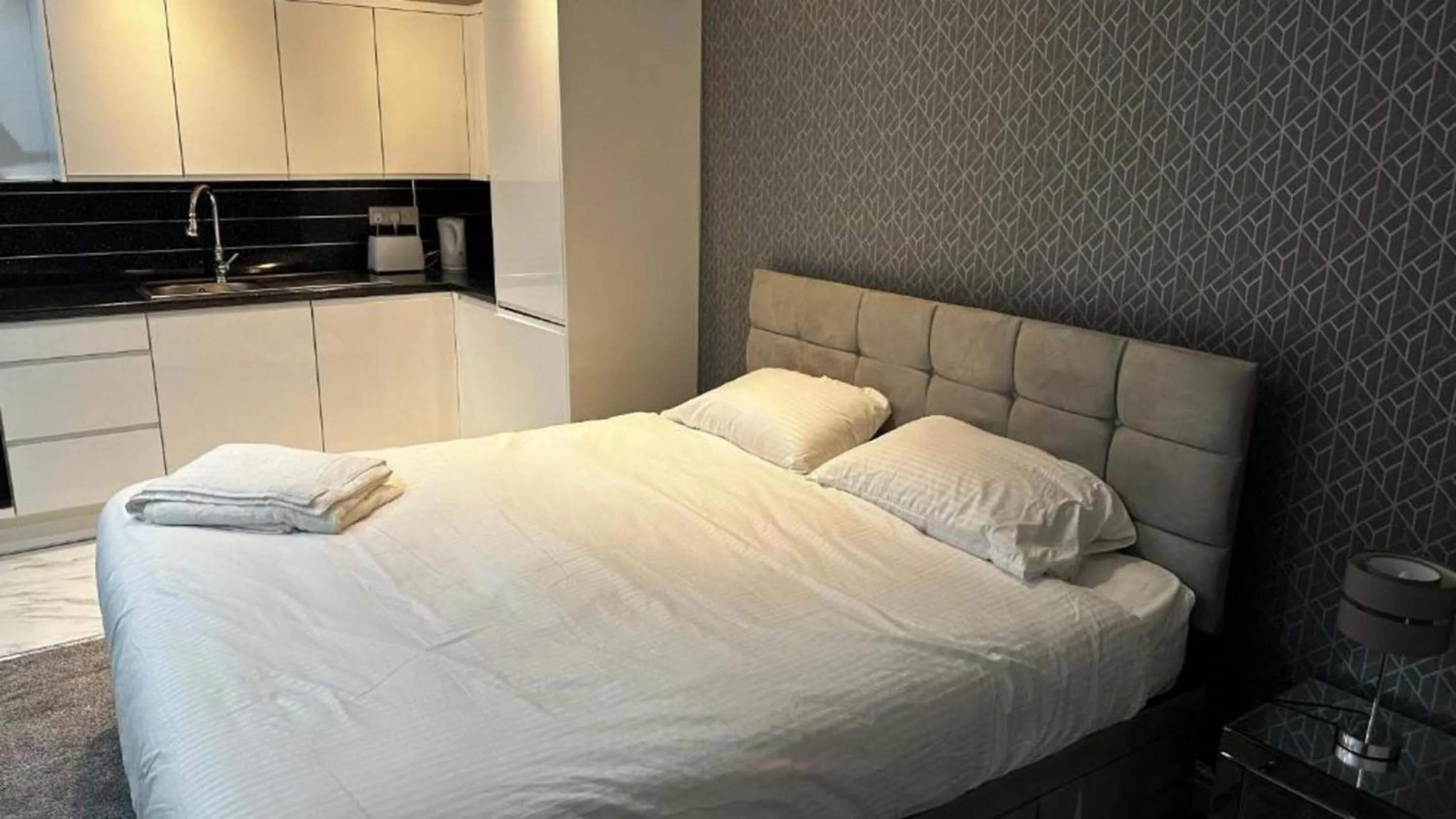 Bed in OYO The Pleasant House