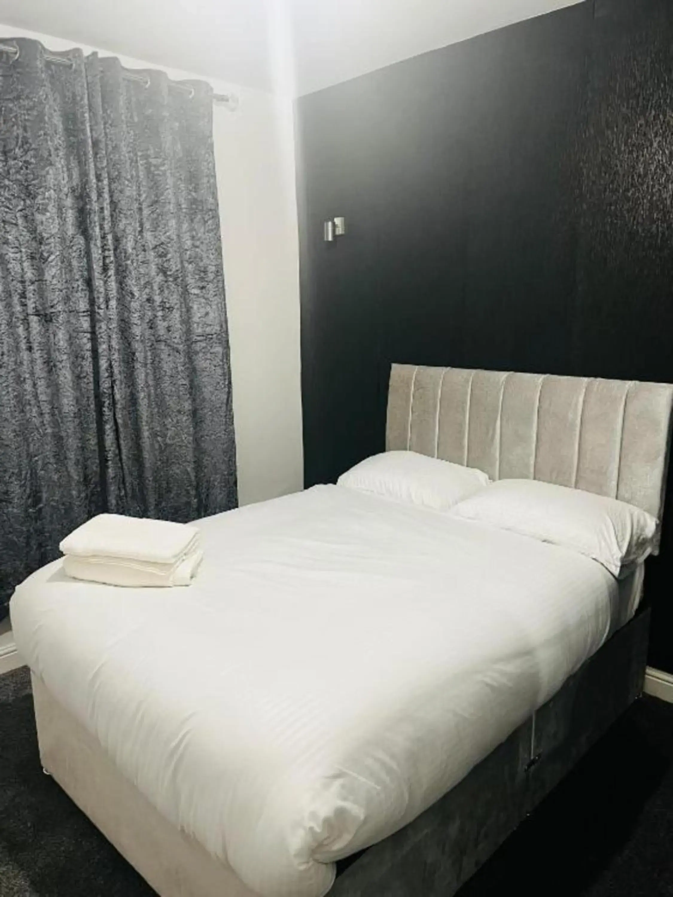 Bedroom, Bed in OYO The Pleasant House Bedroom, Bed in OYO The Pleasant House