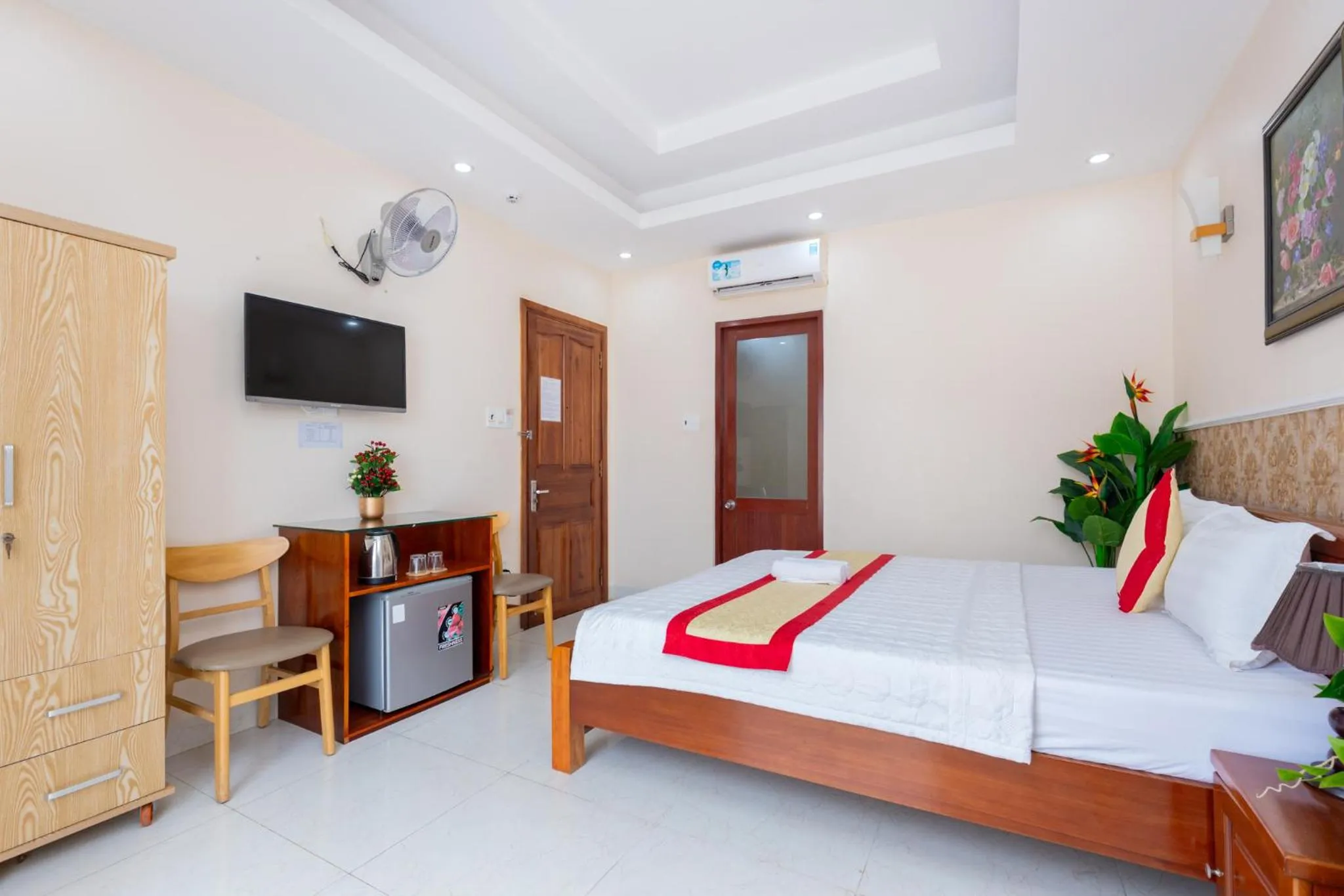 Communal lounge/ TV room, Bed in Biển Vàng Vũng Tàu Hotel