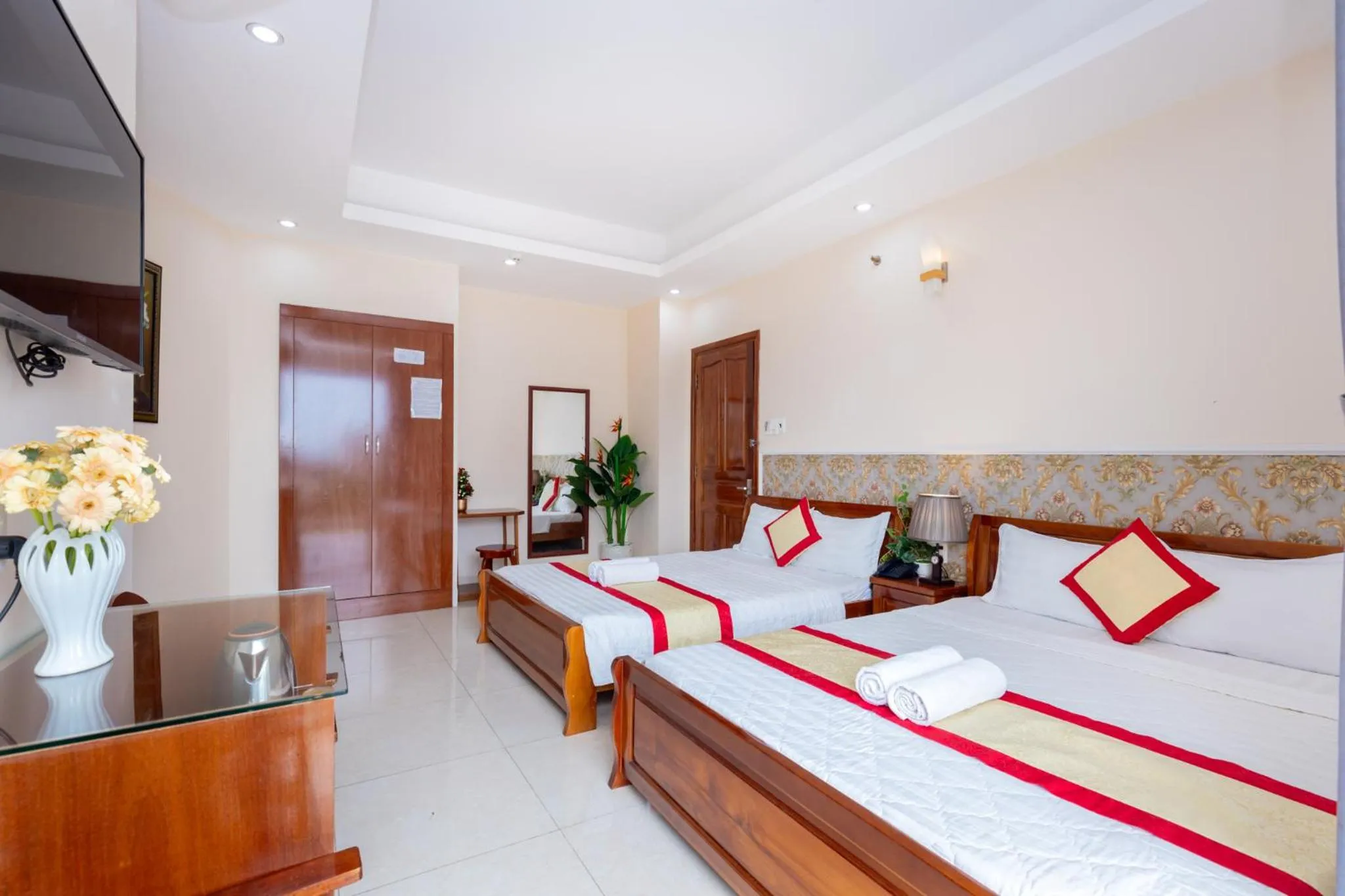 TV and multimedia, Bed in Biển Vàng Vũng Tàu Hotel