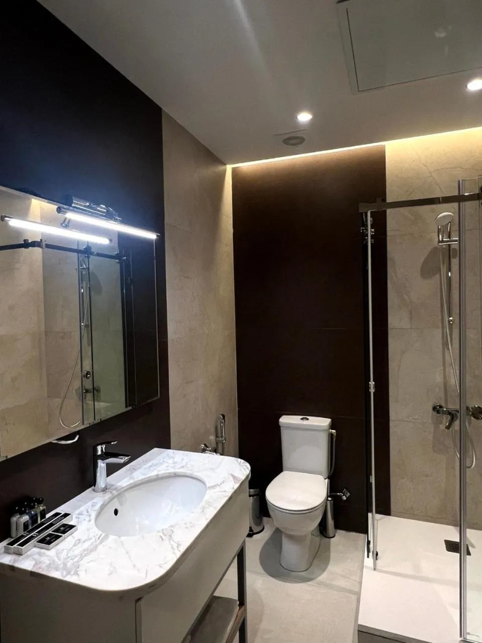 Shower in Apart Hotel Istaravshan