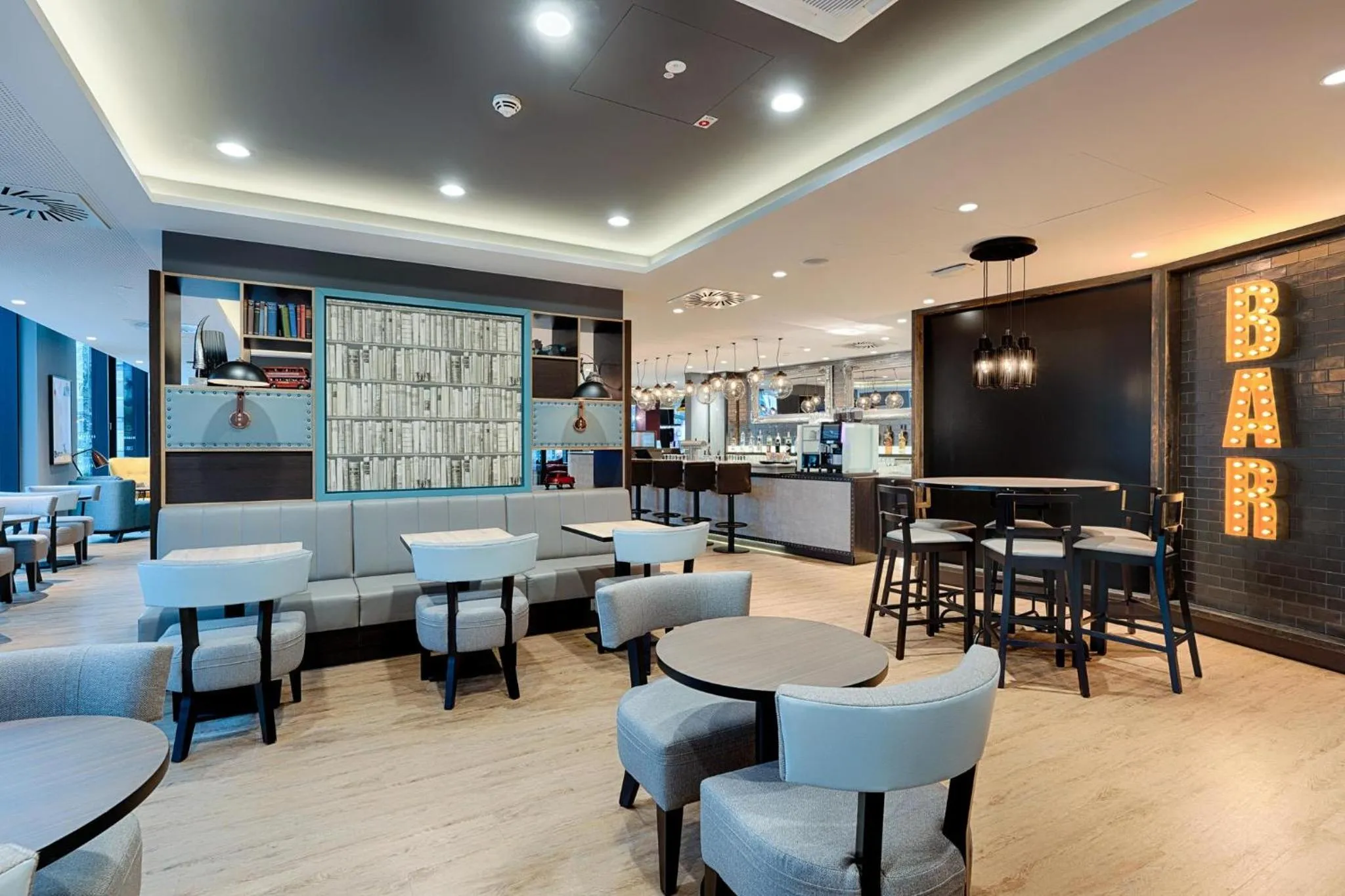 Lounge or bar in Premier Inn Berlin City Wilmersdorf