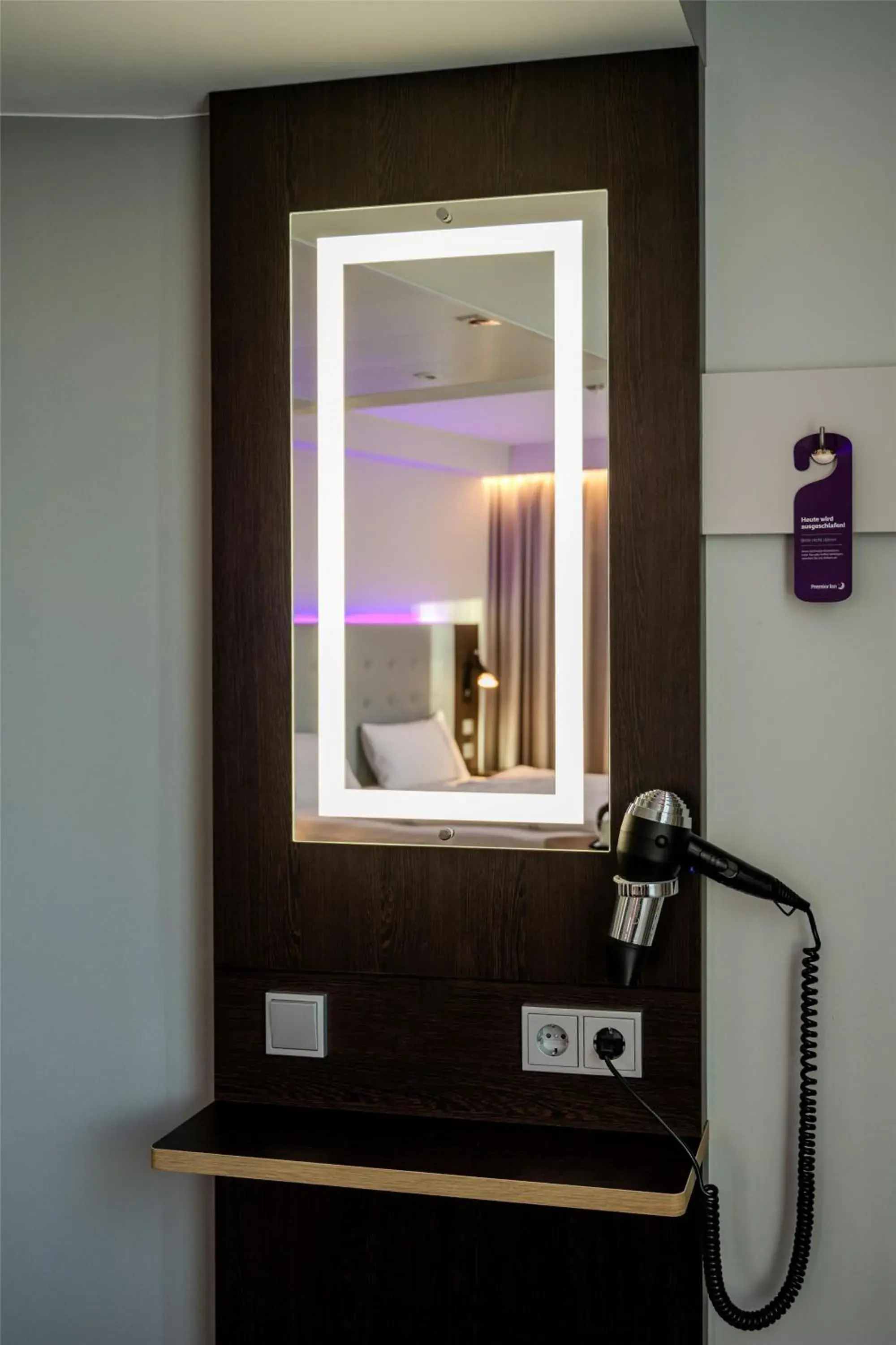 Twin Room - Disability Access in Premier Inn Berlin City Wilmersdorf Twin Room - Disability Access in Premier Inn Berlin City Wilmersdorf