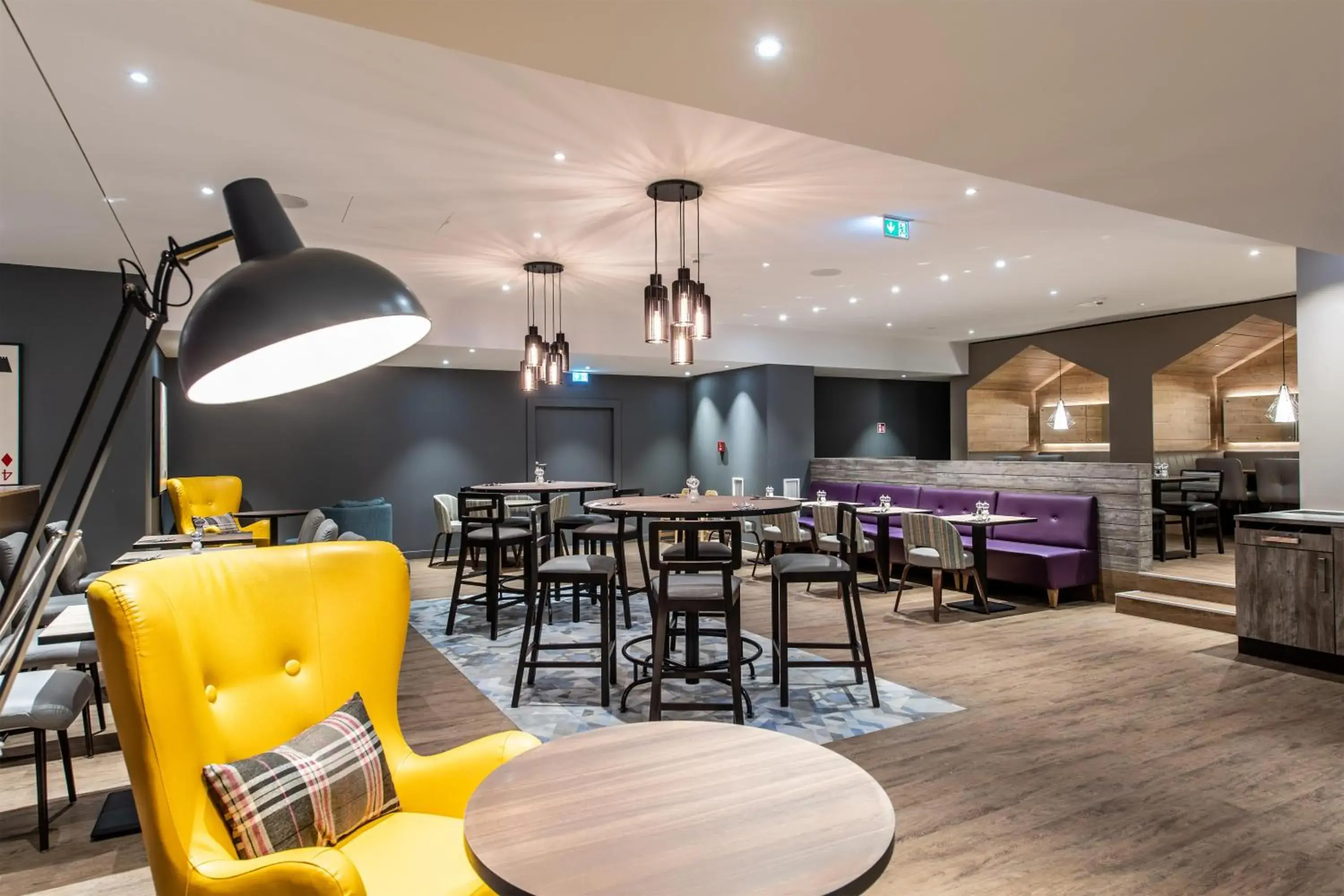 Lounge or bar in Premier Inn Braunschweig City Centre Lounge or bar in Premier Inn Braunschweig City Centre