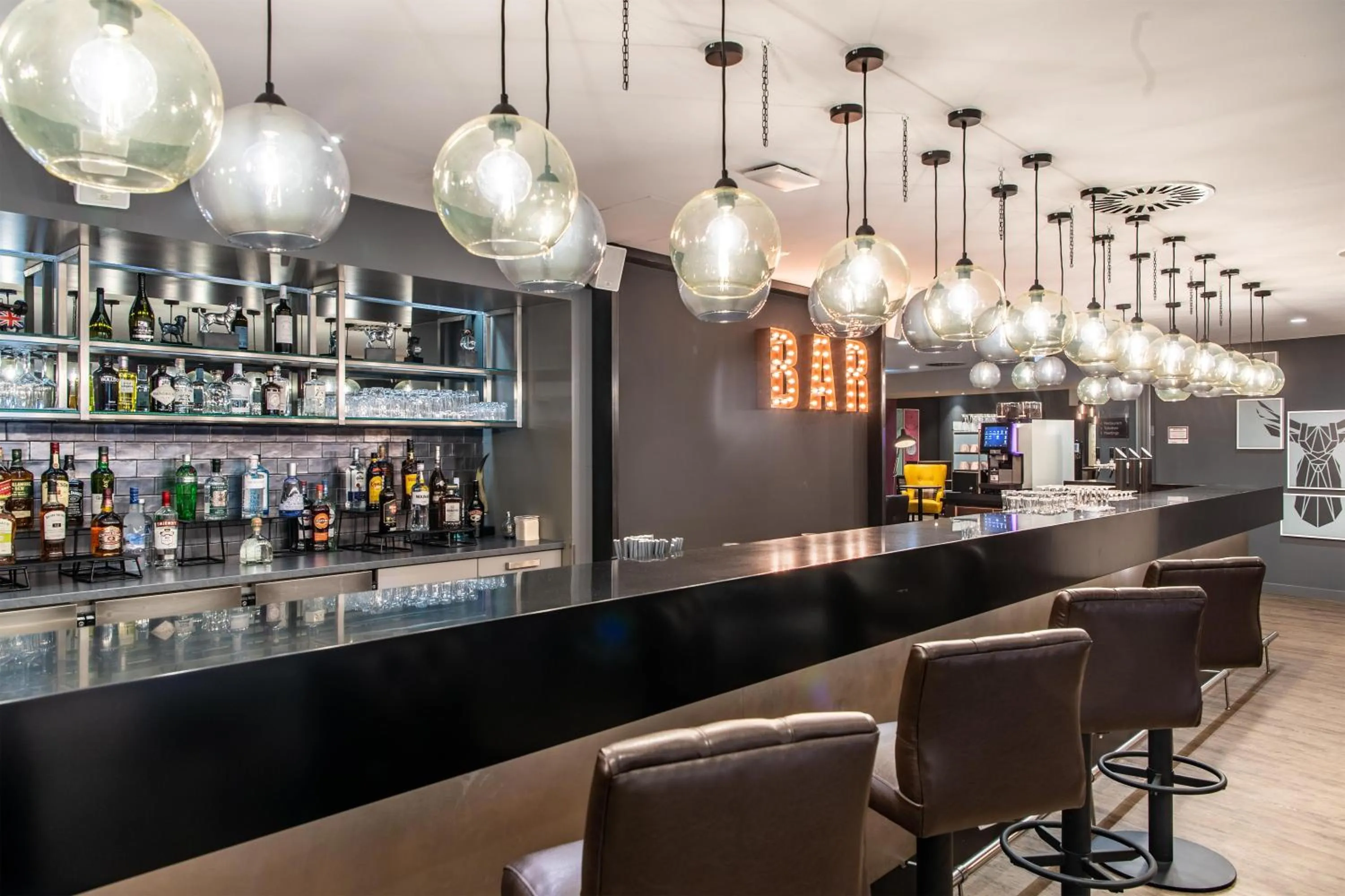 Lounge or bar in Premier Inn Braunschweig City Centre