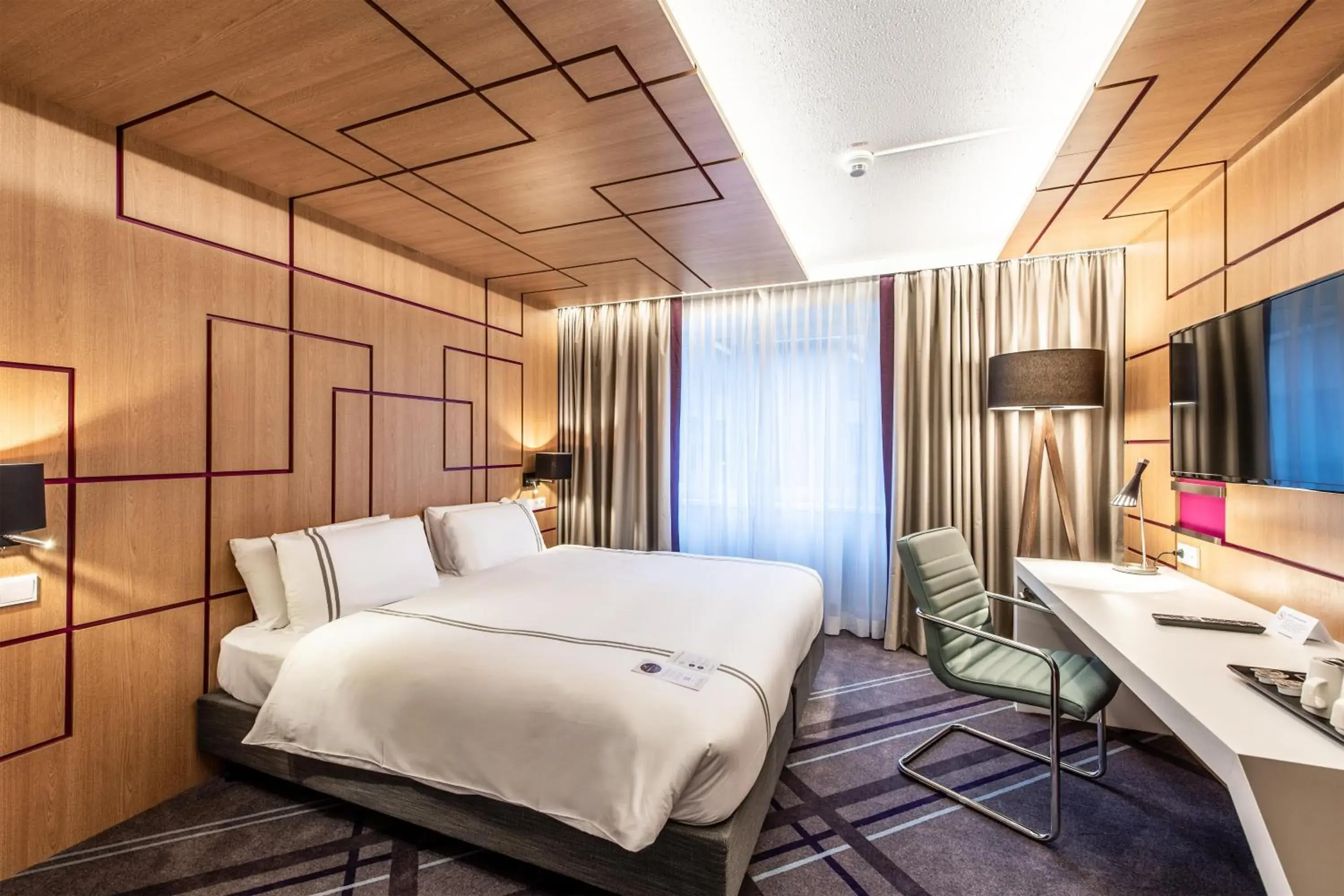 Bedroom, Bed in Premier Inn Braunschweig City Centre Bedroom, Bed in Premier Inn Braunschweig City Centre