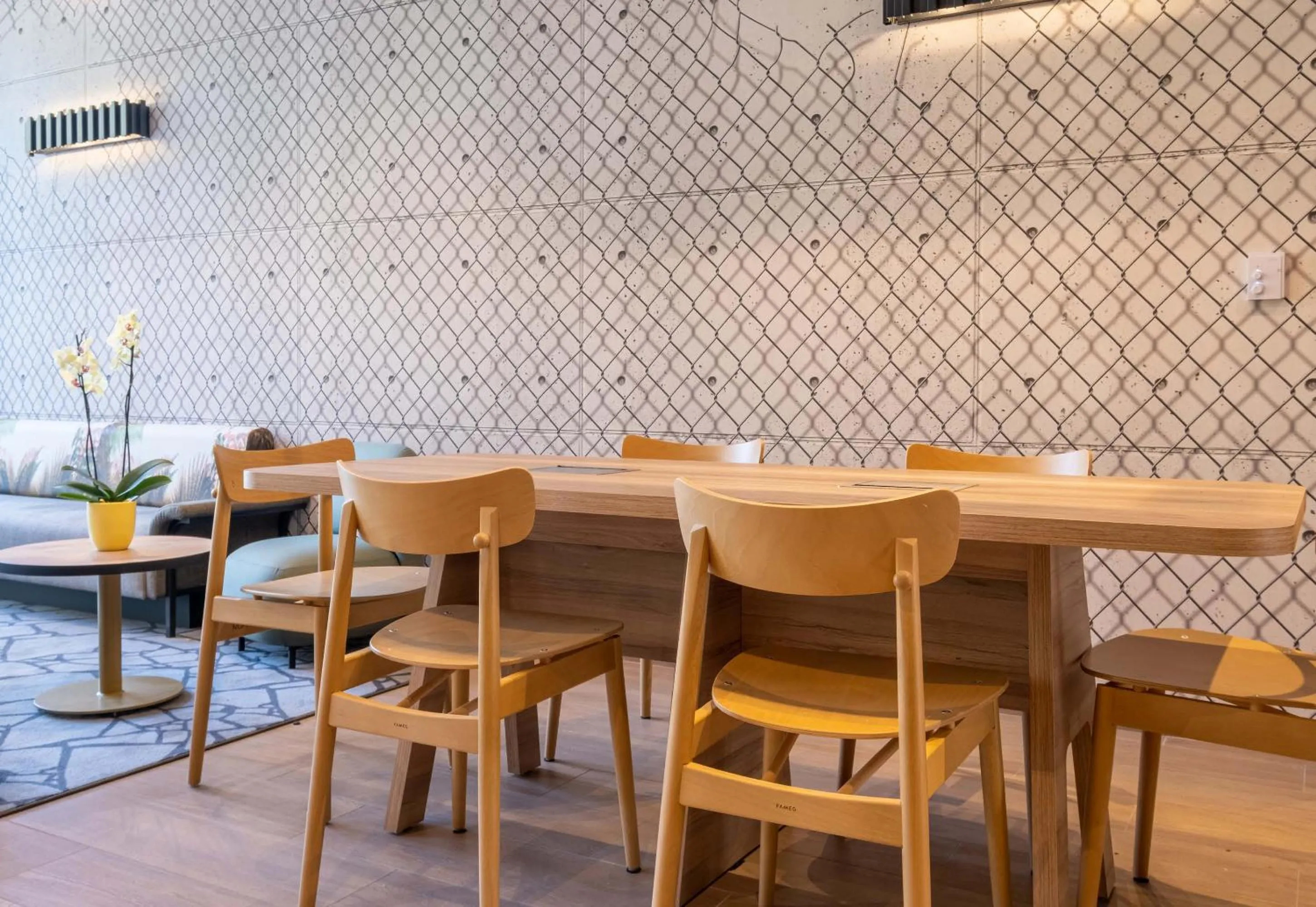 Living room in B&B HOTEL Cluses Sud