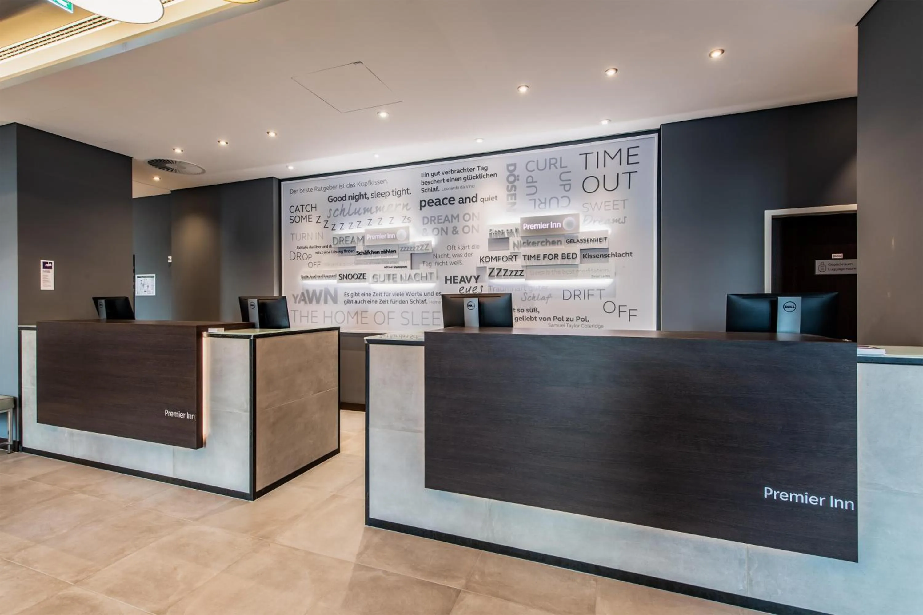 Lobby or reception in Premier Inn Essen City Centre