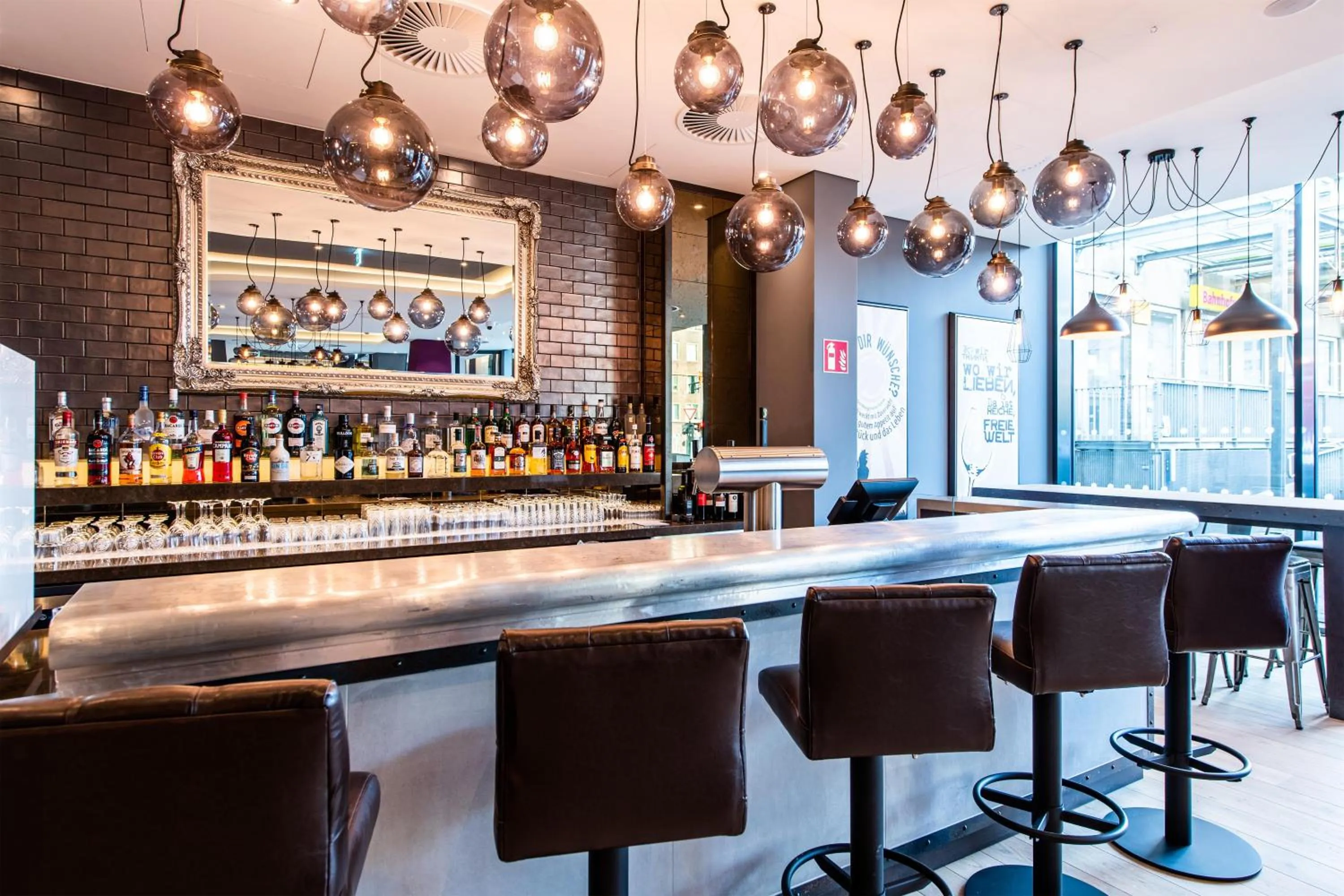 Lounge or bar in Premier Inn Essen City Centre